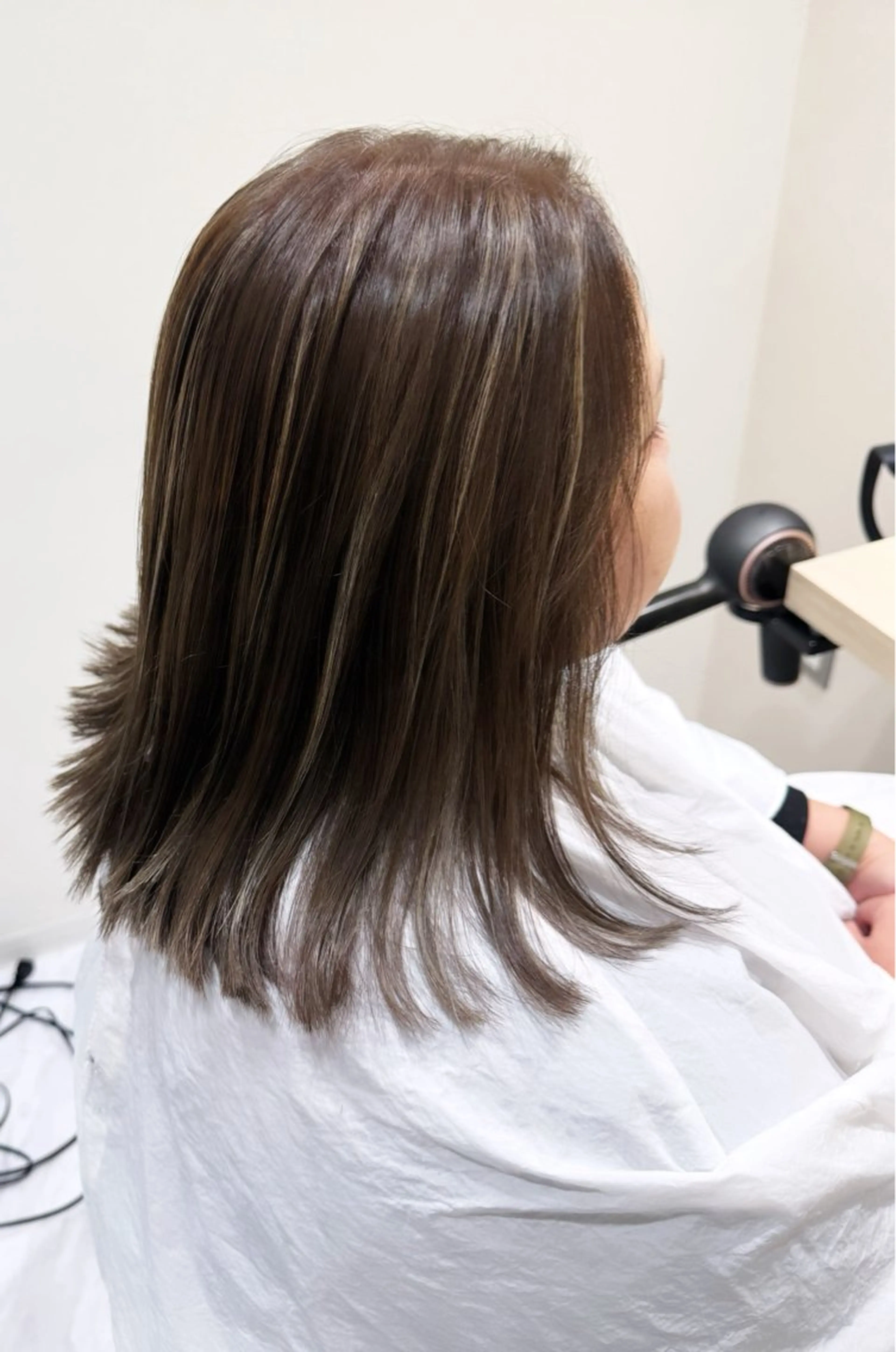 ミディアム ハイライト カット ヘアカラー トリートメント 丹野 圭太のヘアスタイル