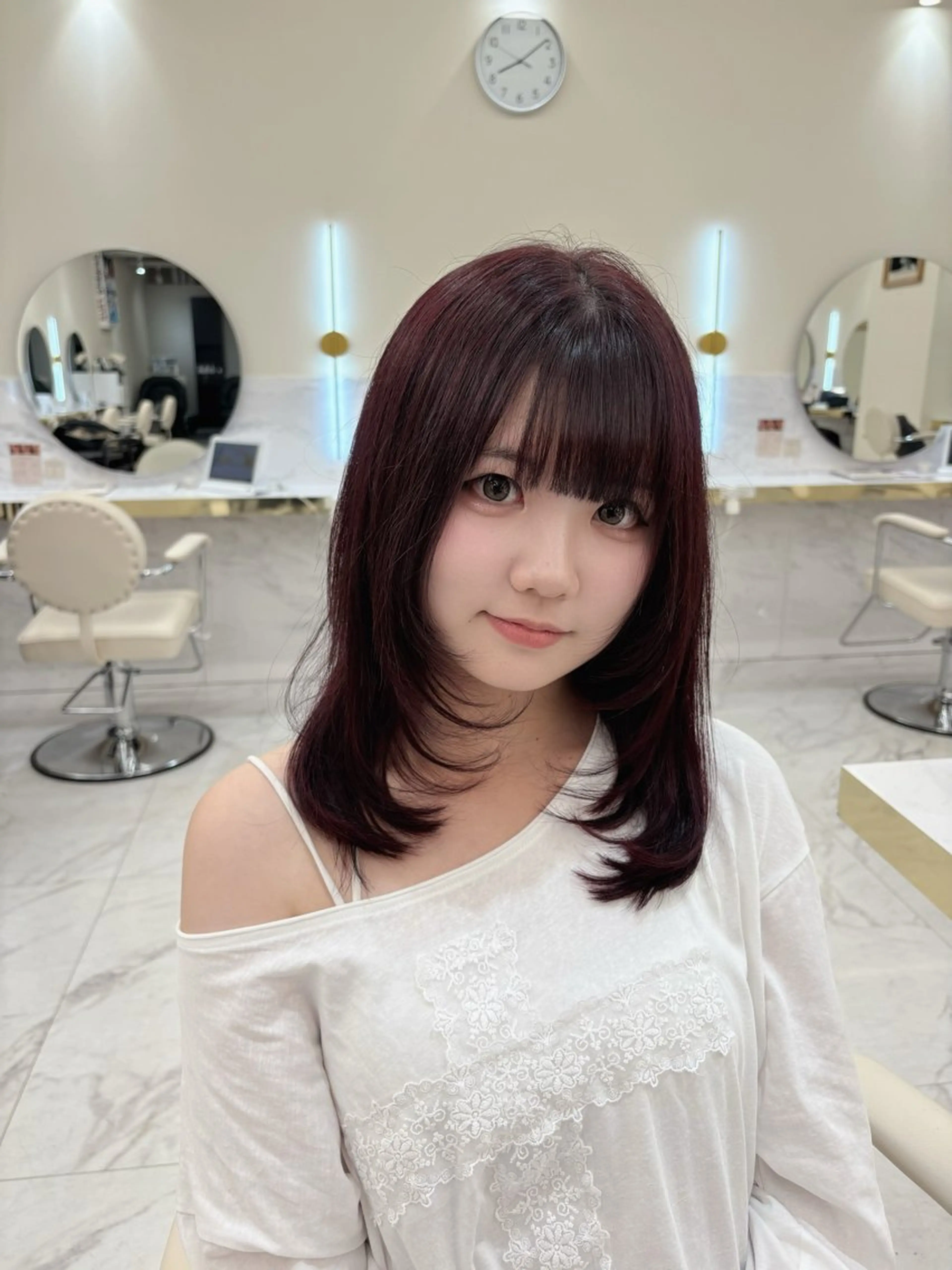 セミロング カラー ケアカラー 透明感カラー ピンクカラー ローズカラー くびれヘア ヘアカラー aku💞韓国風🩷 ピンクカラー🎀🩷のヘアスタイル