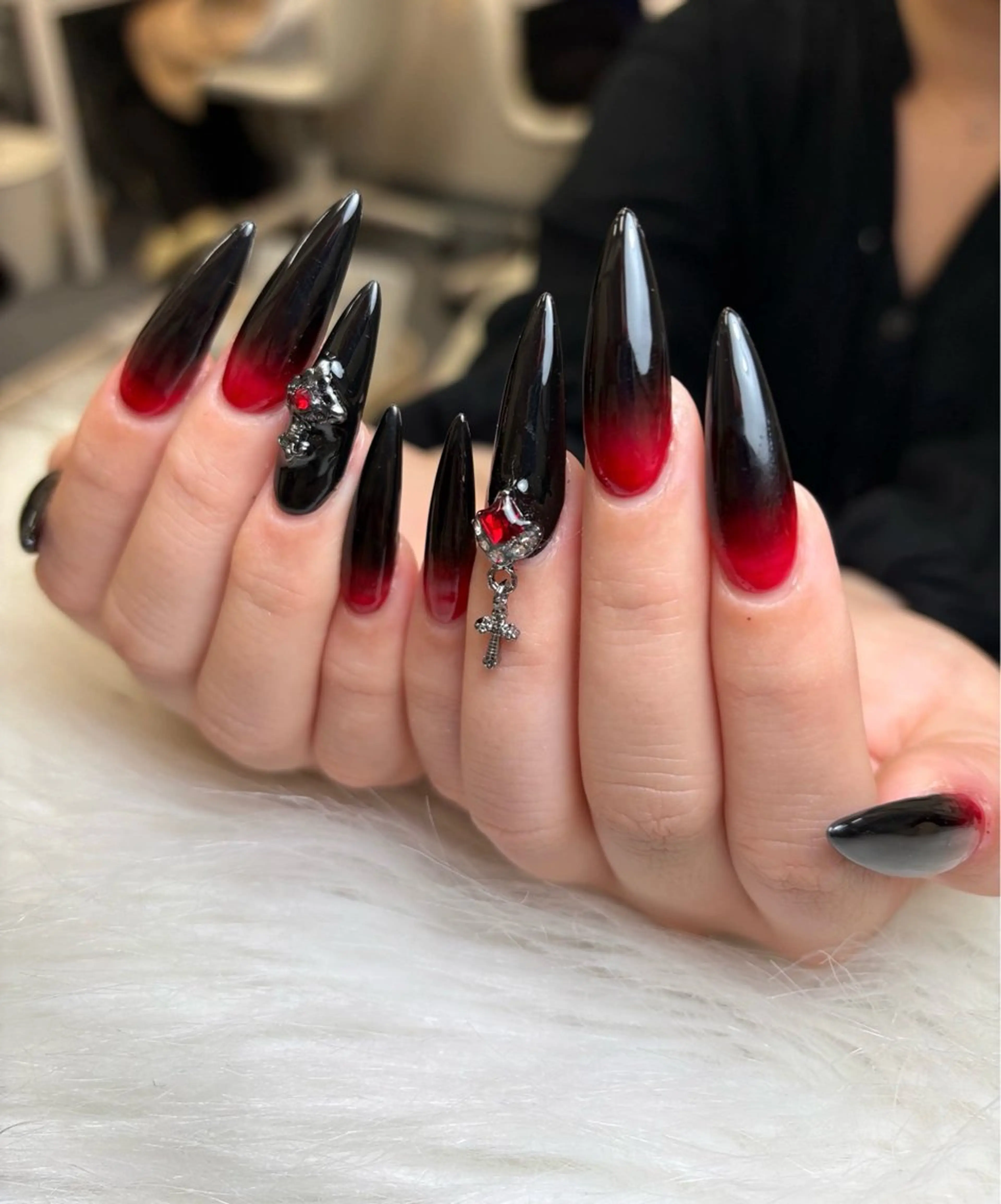 ネイル グラデーション キラキラネイル ワンカラーネイル 冬ネイル Jenn Nail Salonのネイルデザイン