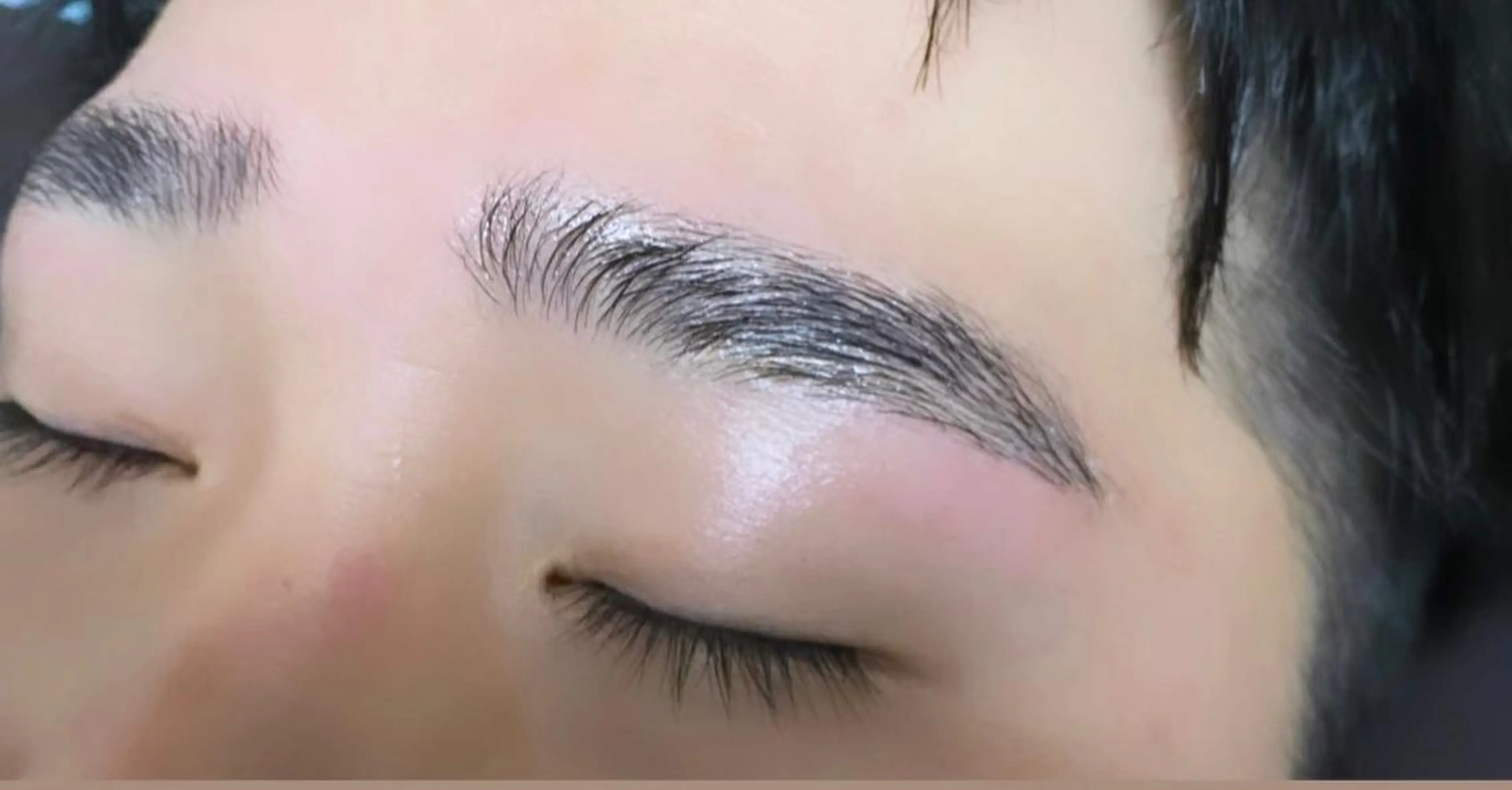 アイブロウ EYES YUNのマツエク・マツパデザイン