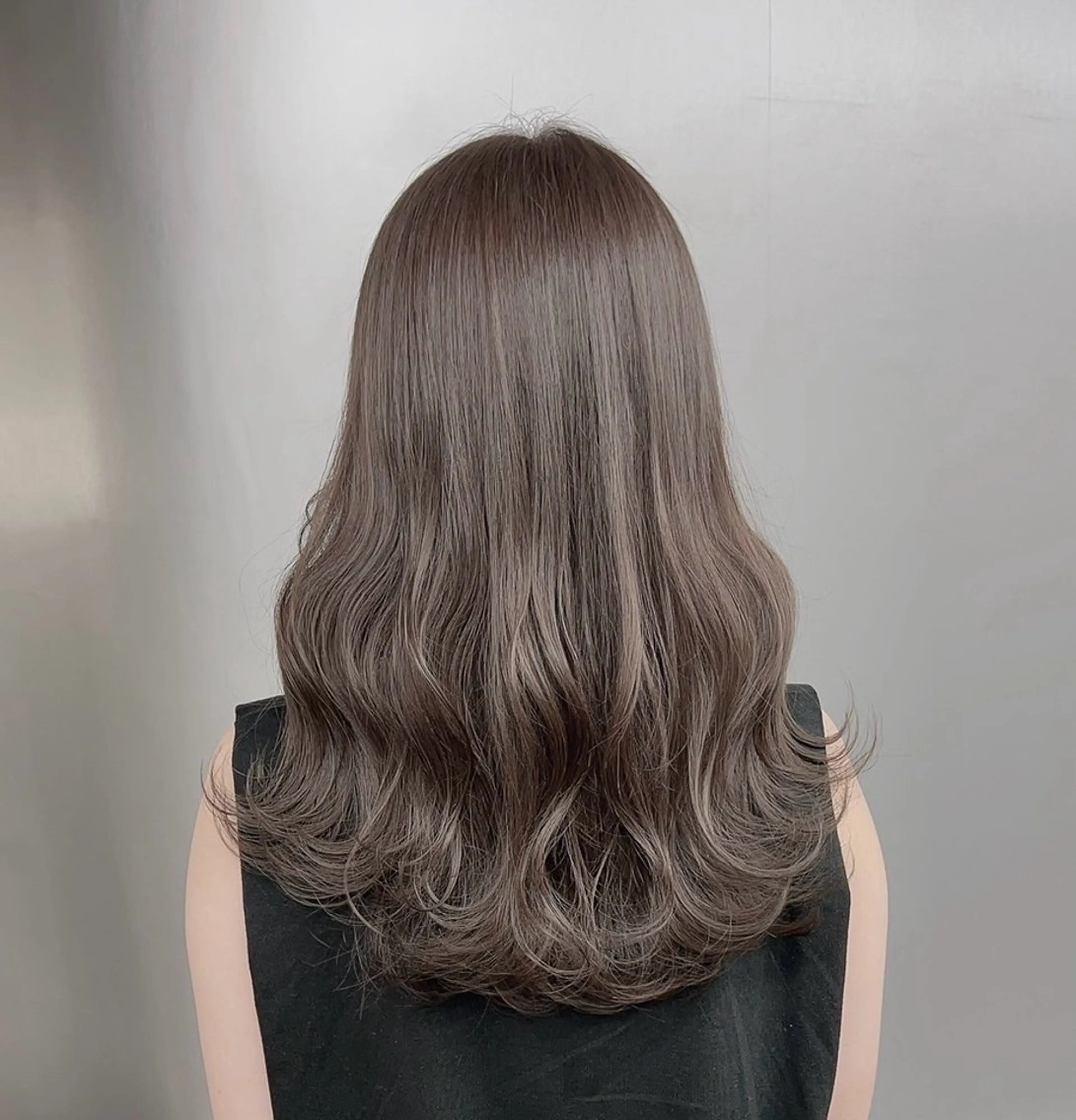 ロング カラー 透明感カラー グレージュ/あいのヘアスタイル