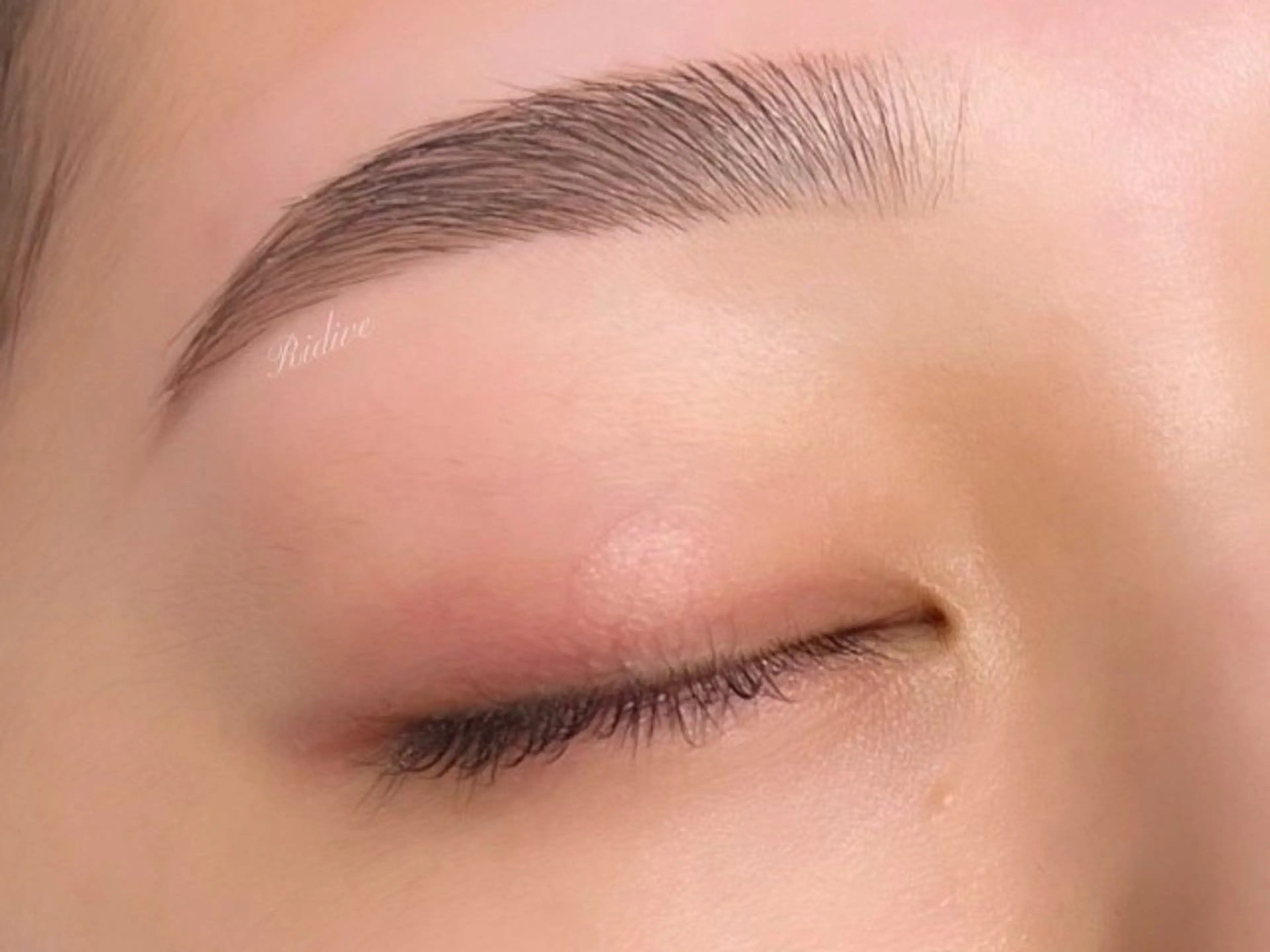 アイブロウ Ridive Minamiのマツエク・マツパデザイン