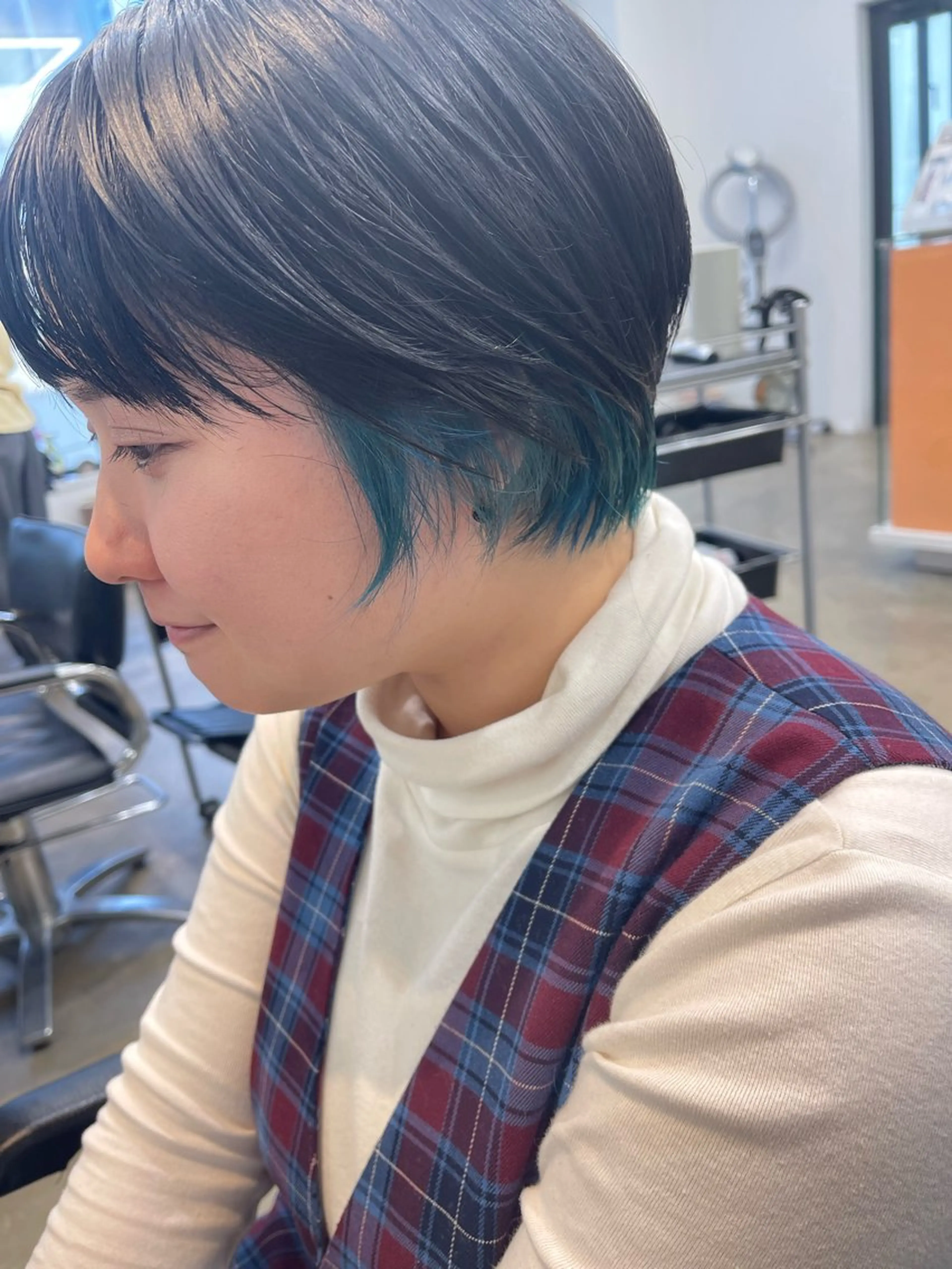 ショート カラー 💓パーマ，💗 レイヤーカットのヘアスタイル