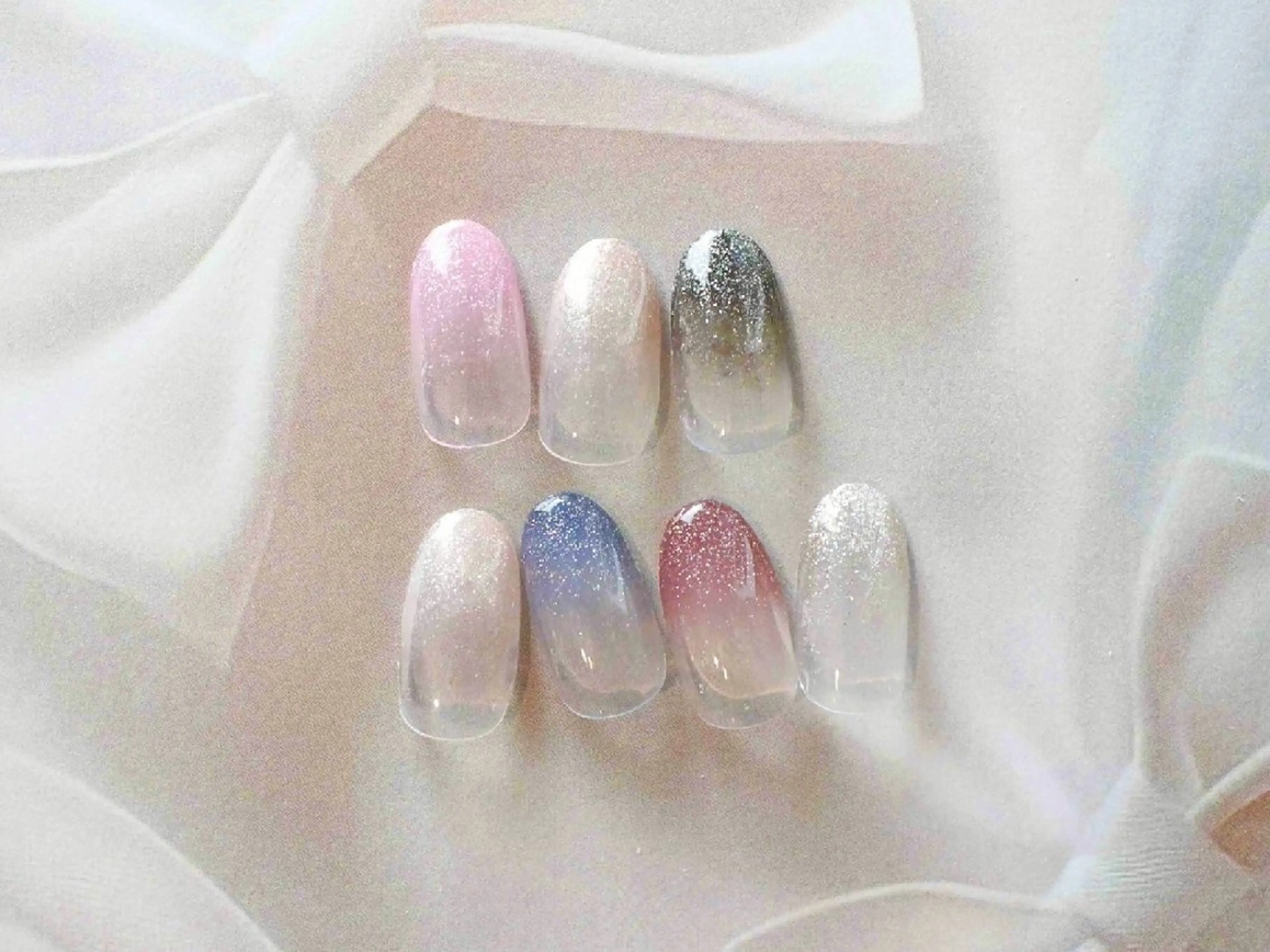 【オフあり】ラメカラーグラデーション💅指先を上品に✨の写真