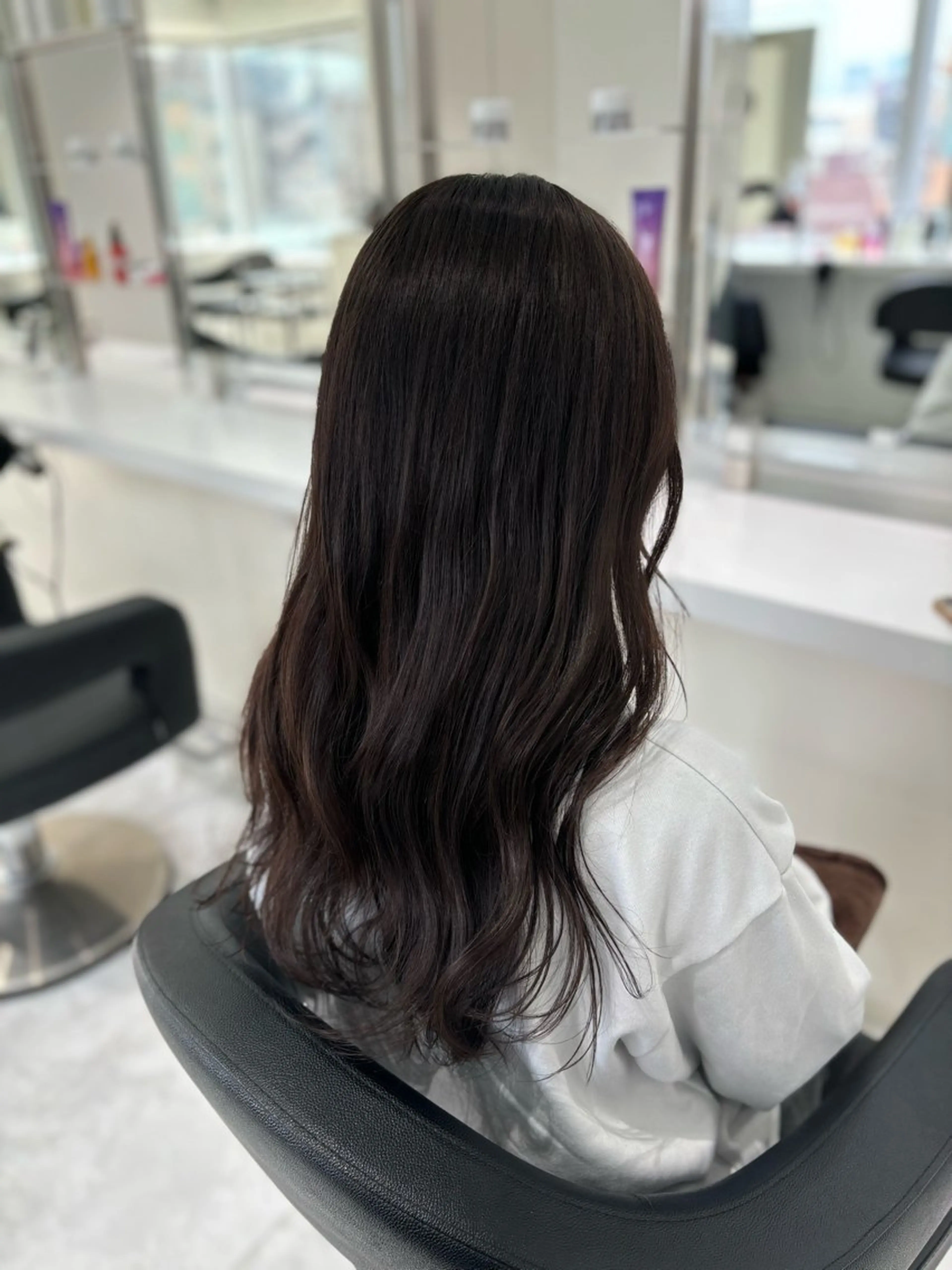 ロング カラー ヘアカラー トリートメント ヘッドスパ ヘアセット 流行りの透明感カラー ×縮毛矯正🤍ユウのヘアスタイル