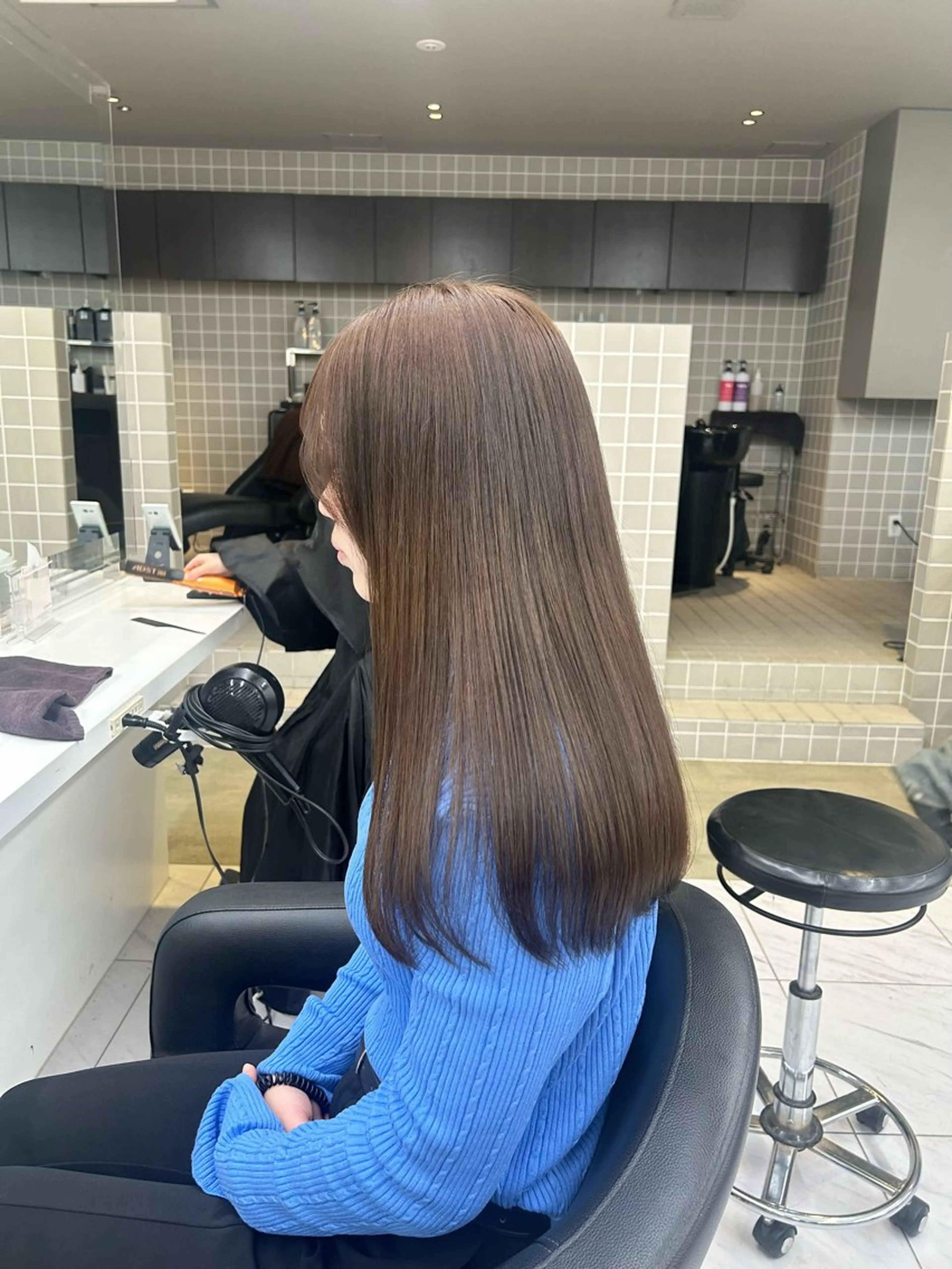 カラー ヘアカラー トリートメント 透明感ベージュ🤎 ナチュラルレイヤーのヘアスタイル