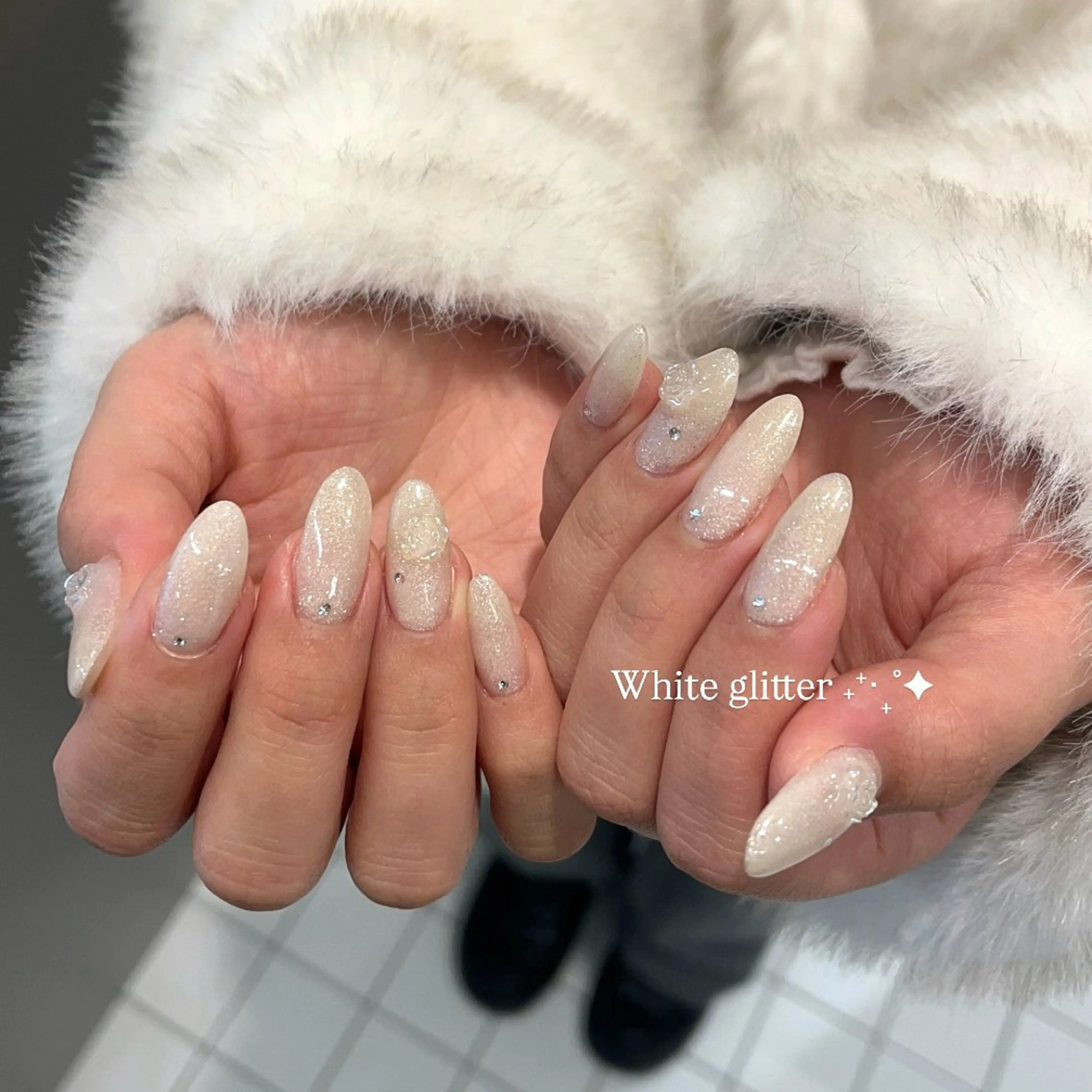 ネイル キラキラネイル ロングネイル リボン 冬ネイル ハンドネイル eight nail 春菜のネイルデザイン