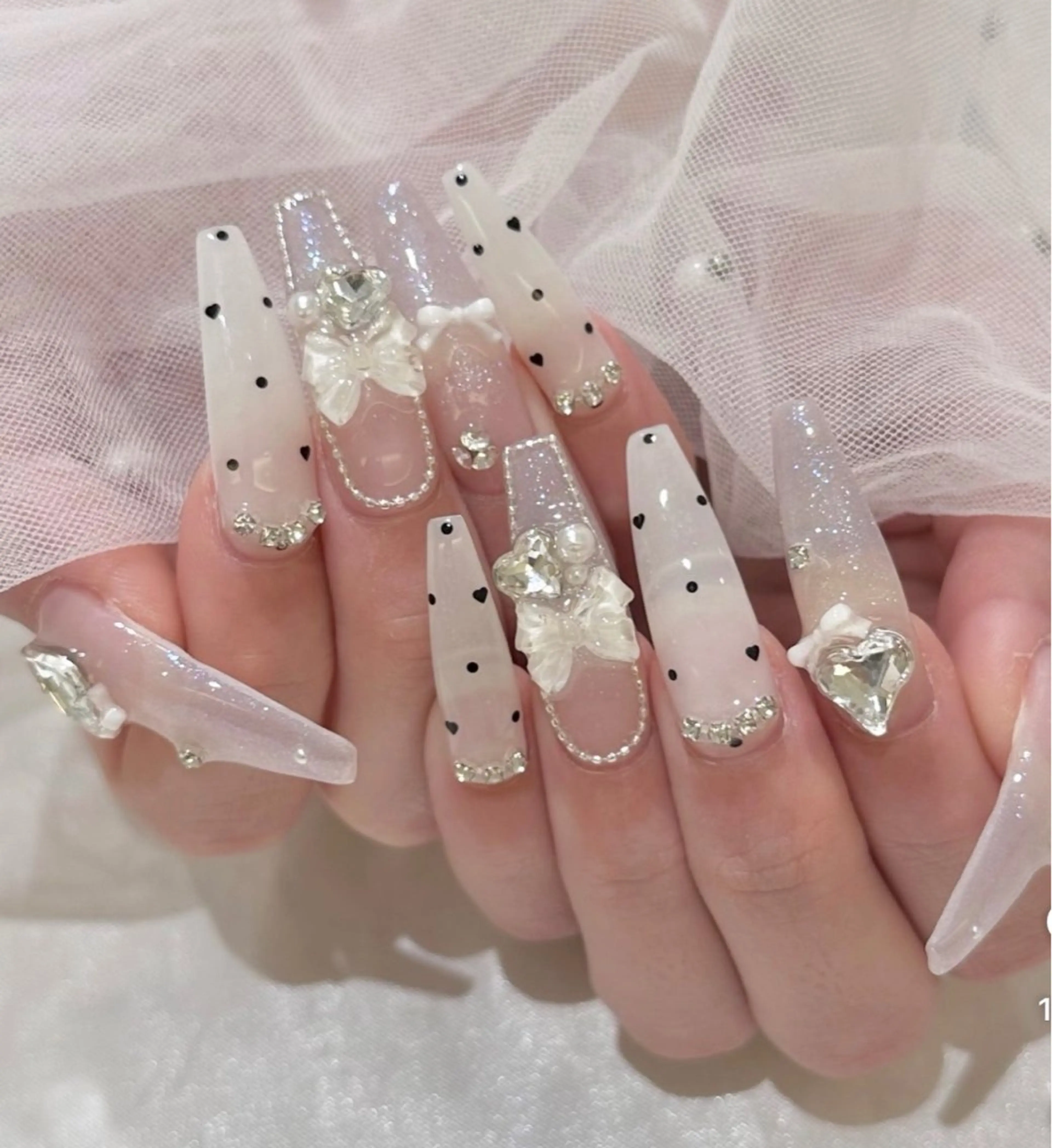 ネイル フレンチネイル キラキラネイル 韓国ネイル シンプルネイル ワンホンネイル ハンドネイル MEI Nailのネイルデザイン