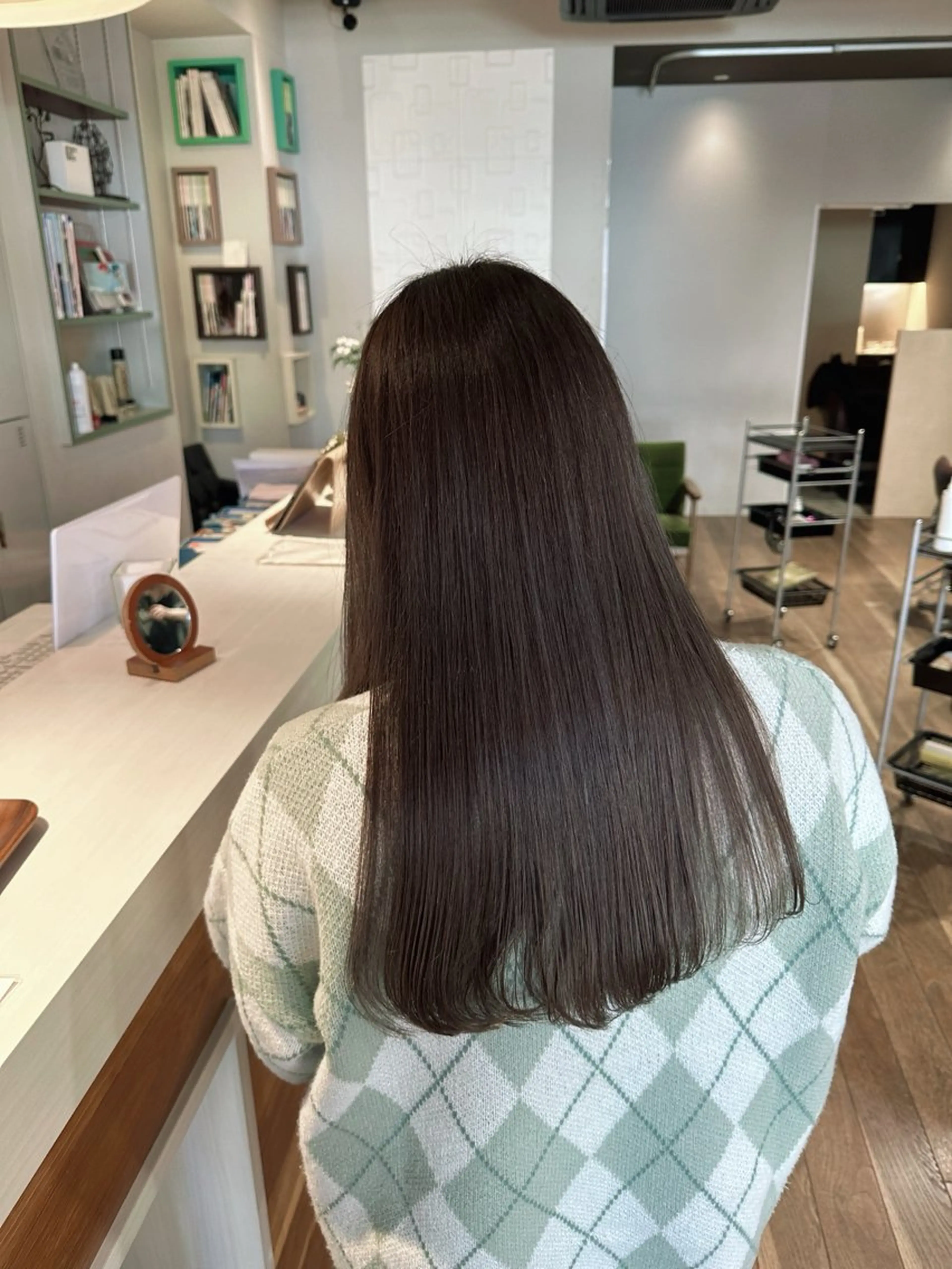 ロング カット 塩澤 榛奈のヘアスタイル