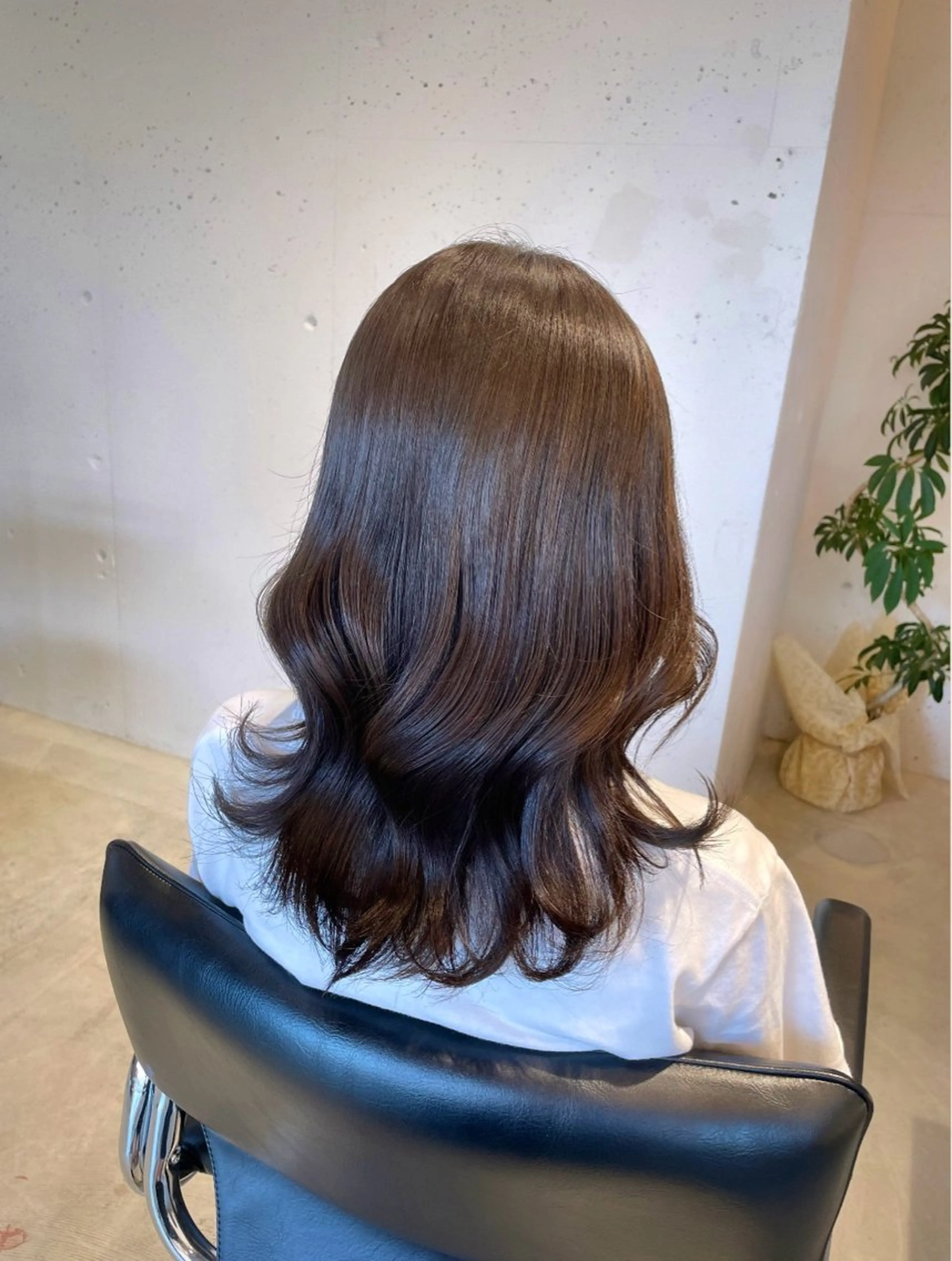 ミディアム カラー ヘアカラー トリートメント tim hinaのヘアスタイル