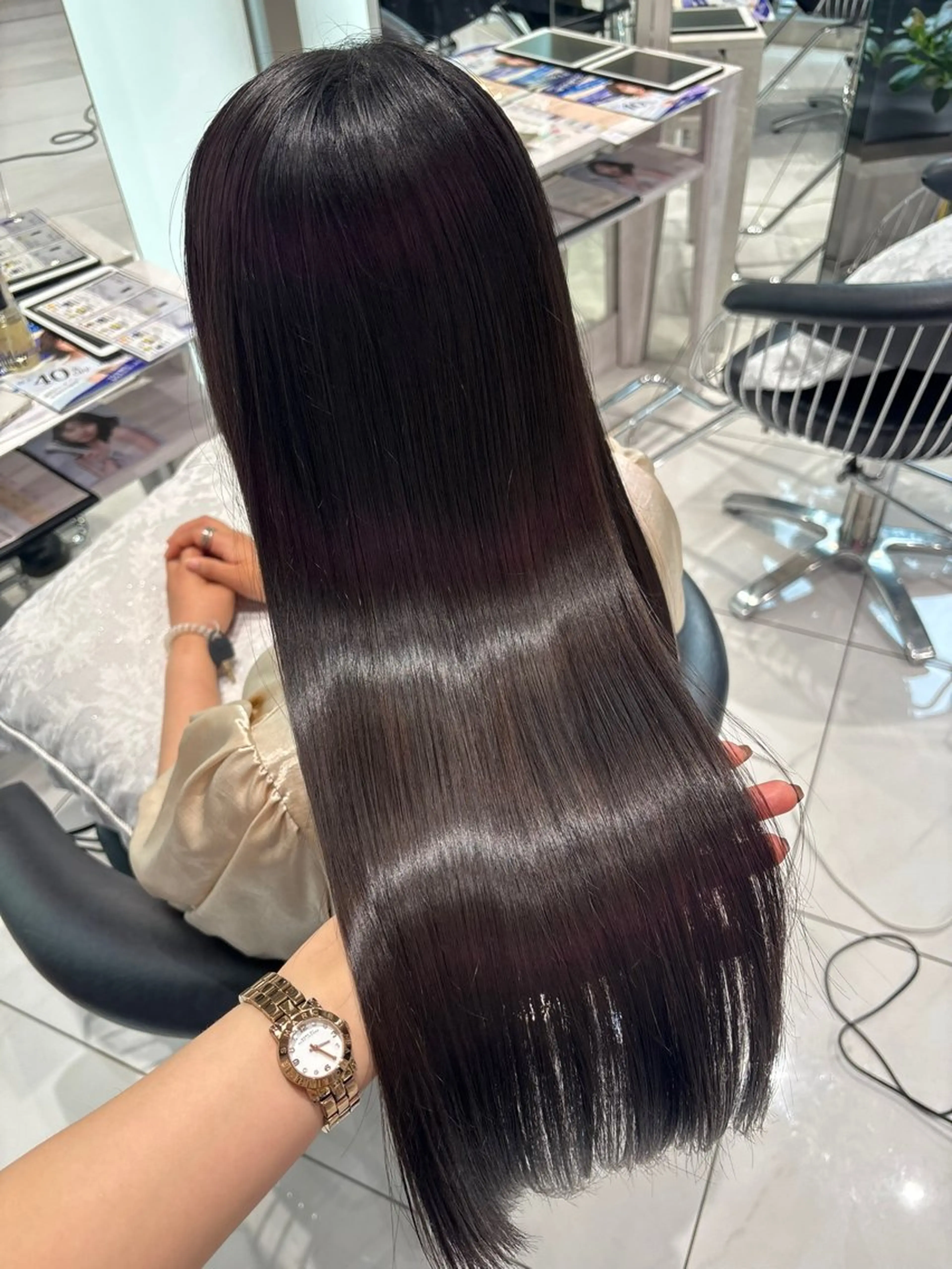 【1月限定🗒️🩶】50%𝐎𝐅𝐅💕艶々サラサラ髪質改善トリートメントの写真