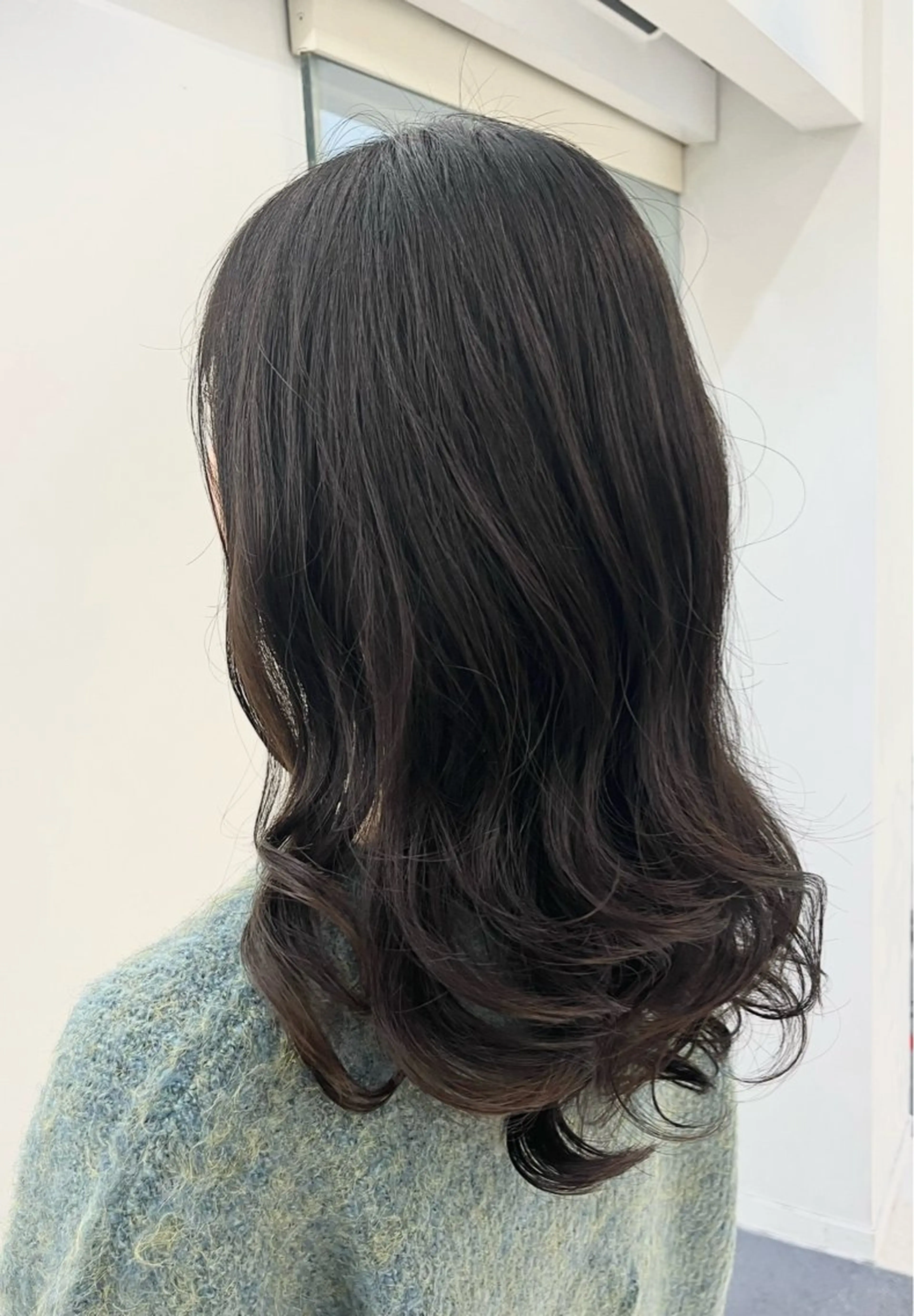 セミロング パーマ セミロングパーマ 韓国風ヘア トリートメント デジタルパーマ カット パーマ トリートメント コテ巻き風パーマ 藤澤　知彌のヘアスタイル