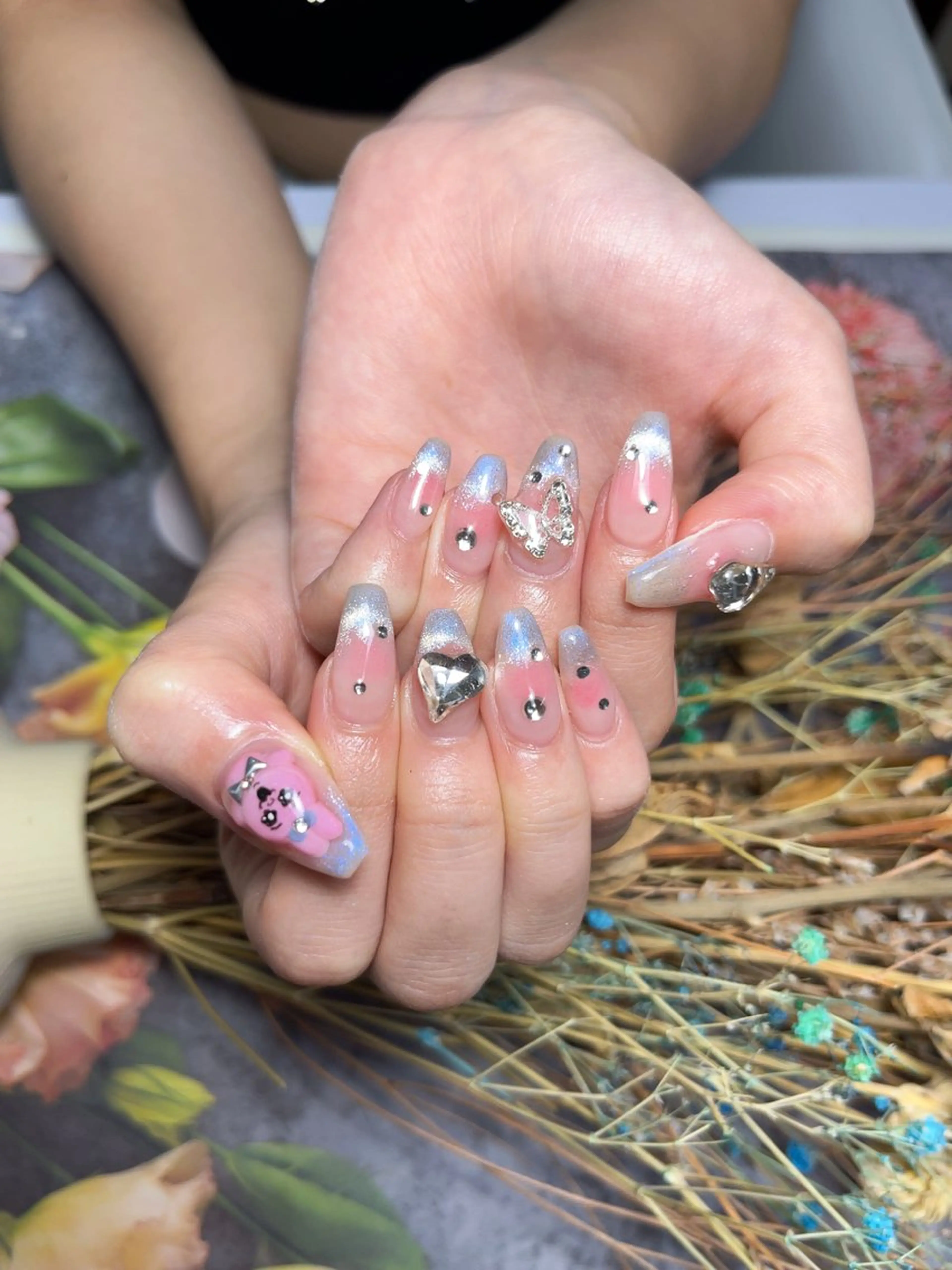 ネイル Brodia nailsのネイルデザイン