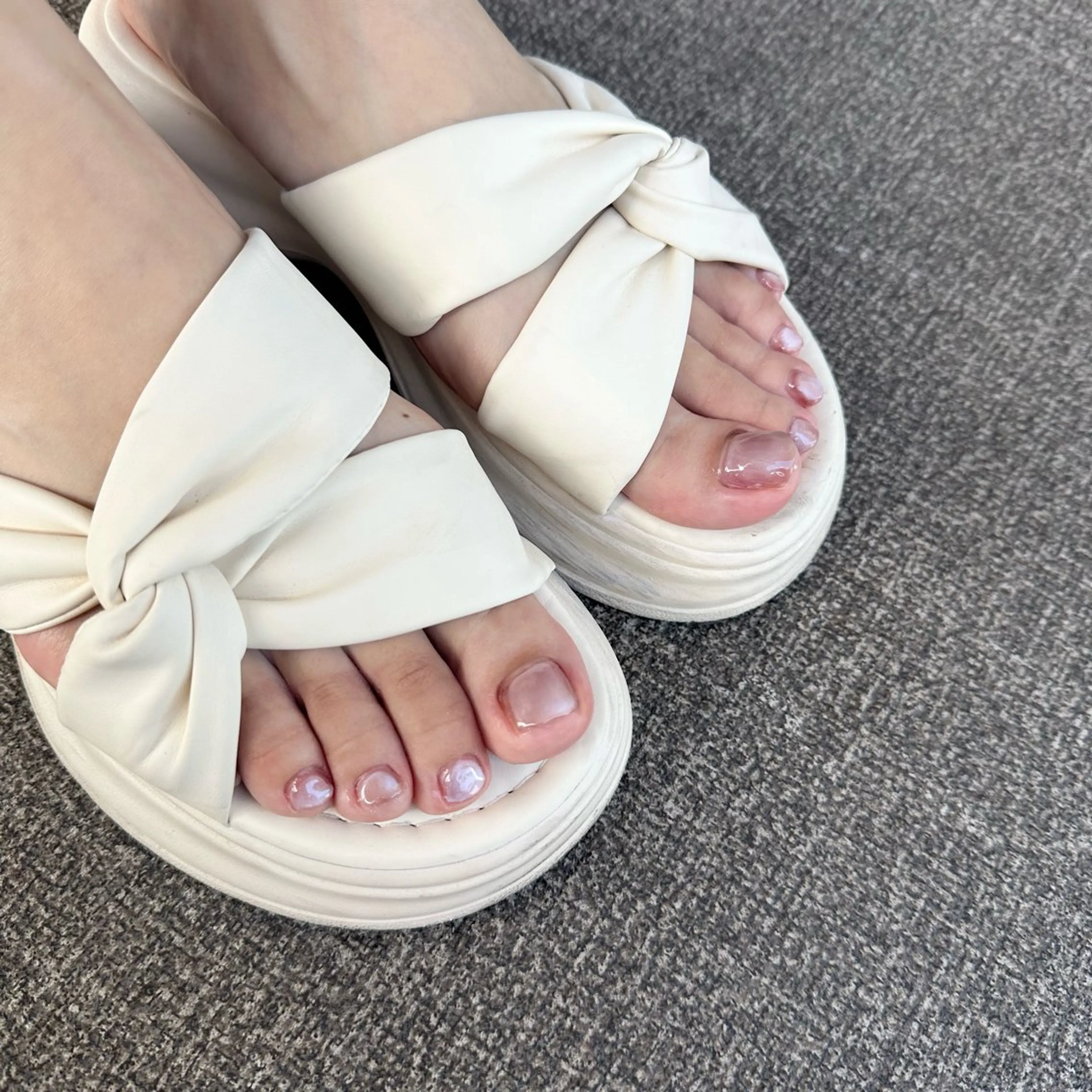 ネイル ピンク フットネイル niko nailのネイルデザイン