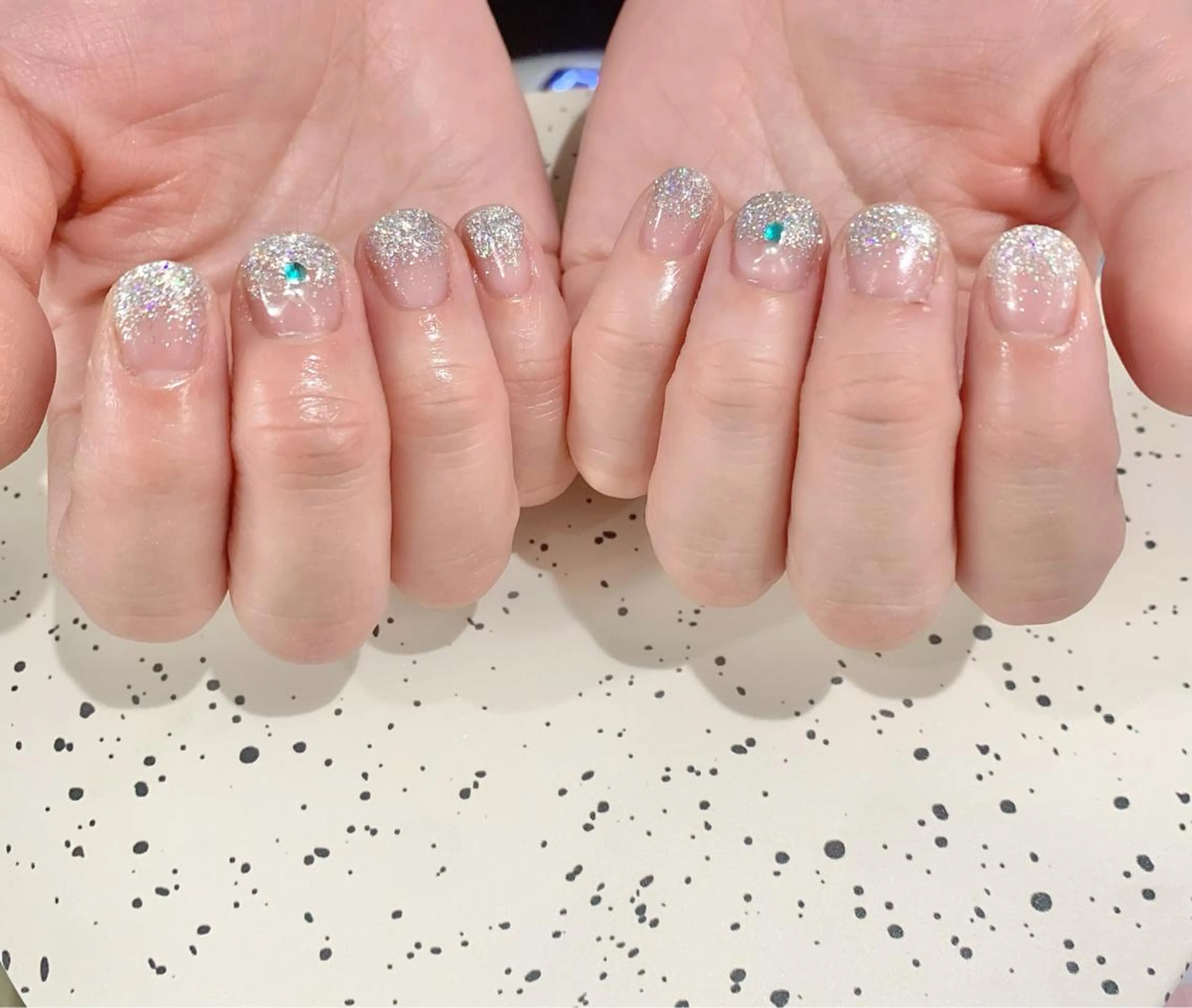 ネイル グラデーション キラキラネイル 韓国ネイル ラメ(グリッター) ラメグラデーション ハンドネイル Nail Salon　Ｋのネイルデザイン