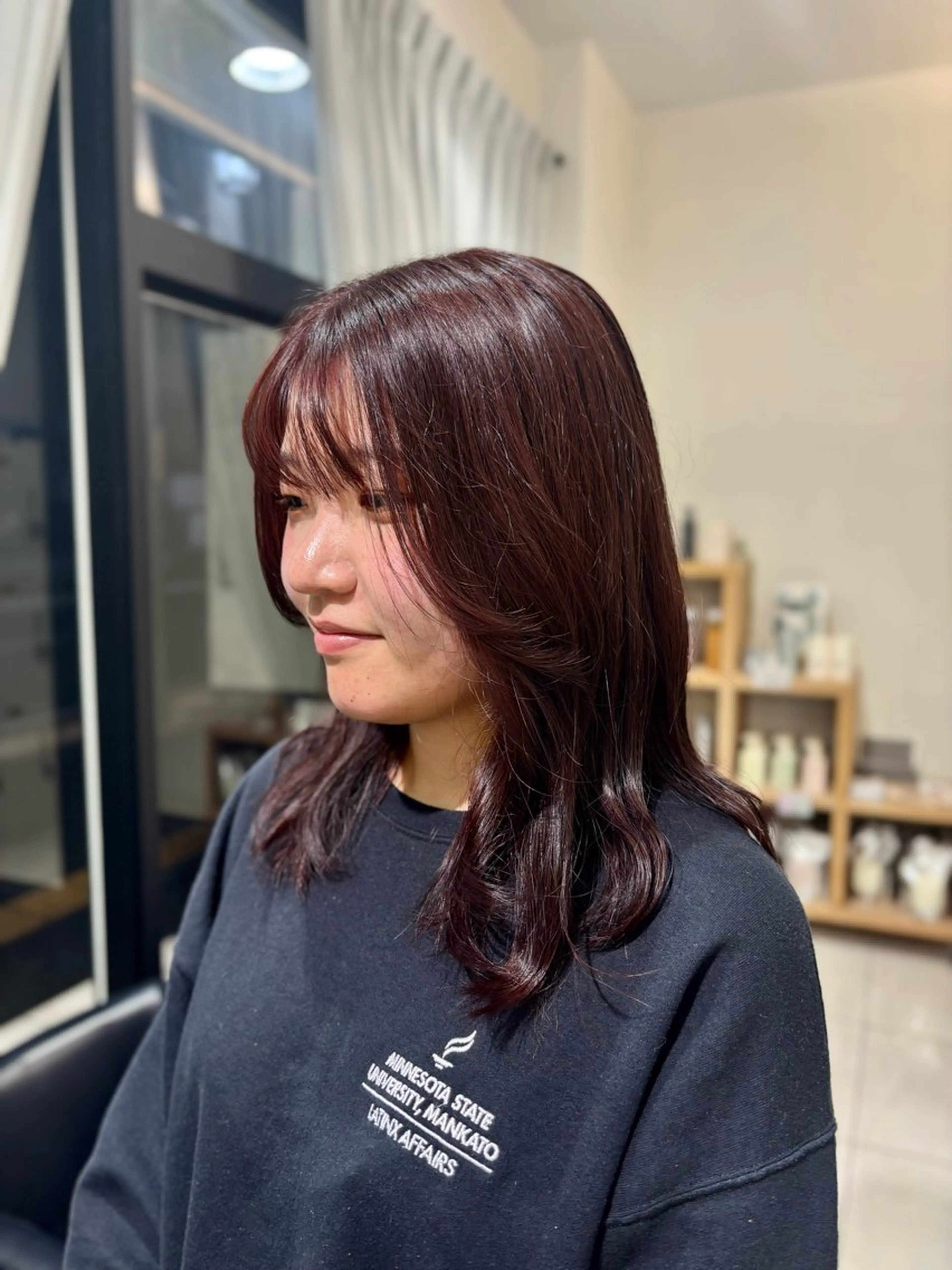 カラー SLASHスラッシュ 辻村  彩華のヘアスタイル