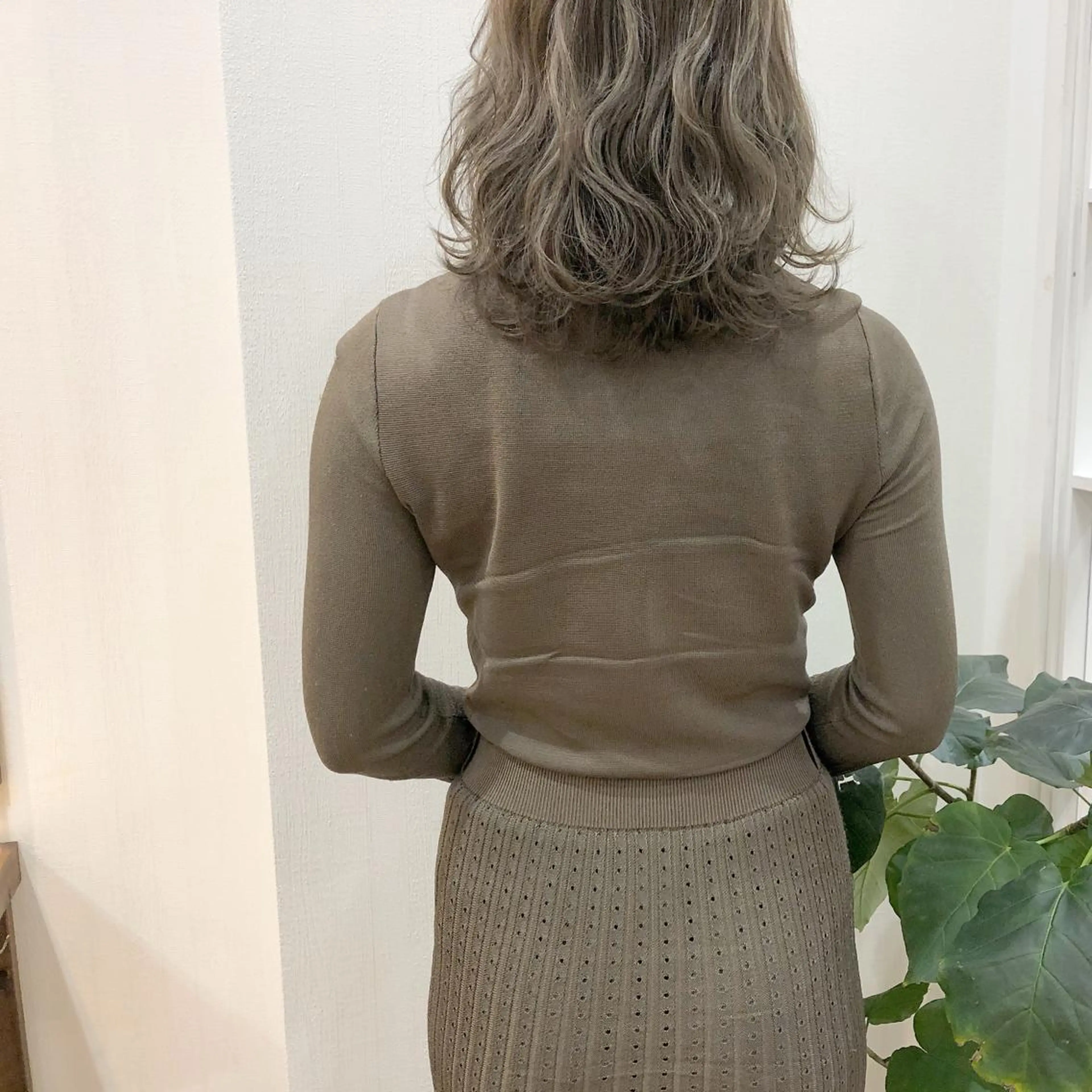 ミディアム 横浜ブリーチムラ直し ハイトーン/ブリーチのヘアスタイル