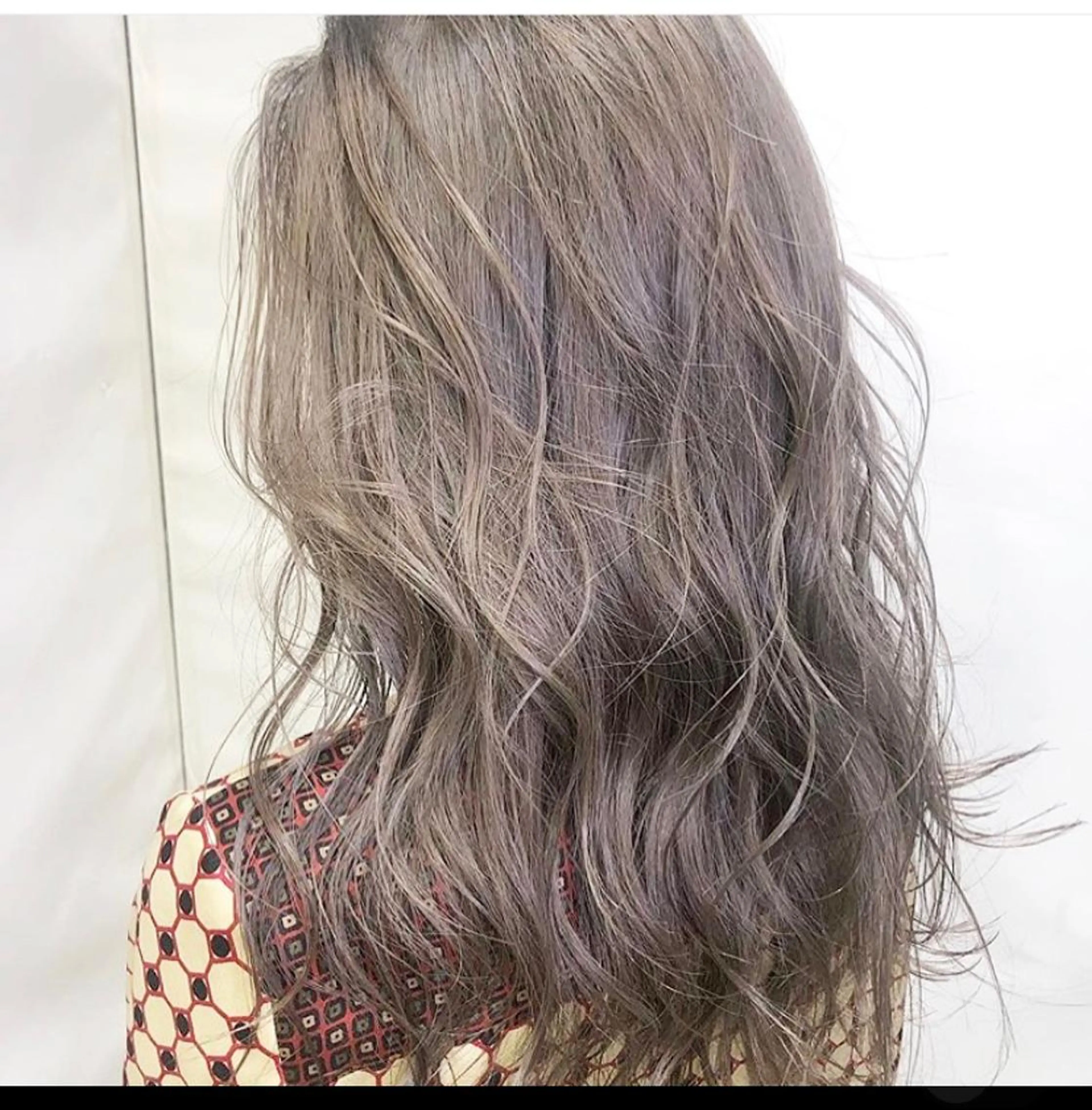 セミロング カラー ヘアアレンジ バレイヤージュ ベージュカラー ブロンド ボルドーカラー ダブルカラー ヘアカラー トリートメント ヘアセット Happiness所属・🌻Insta指名 NO.1🌻Shoのヘアスタイル