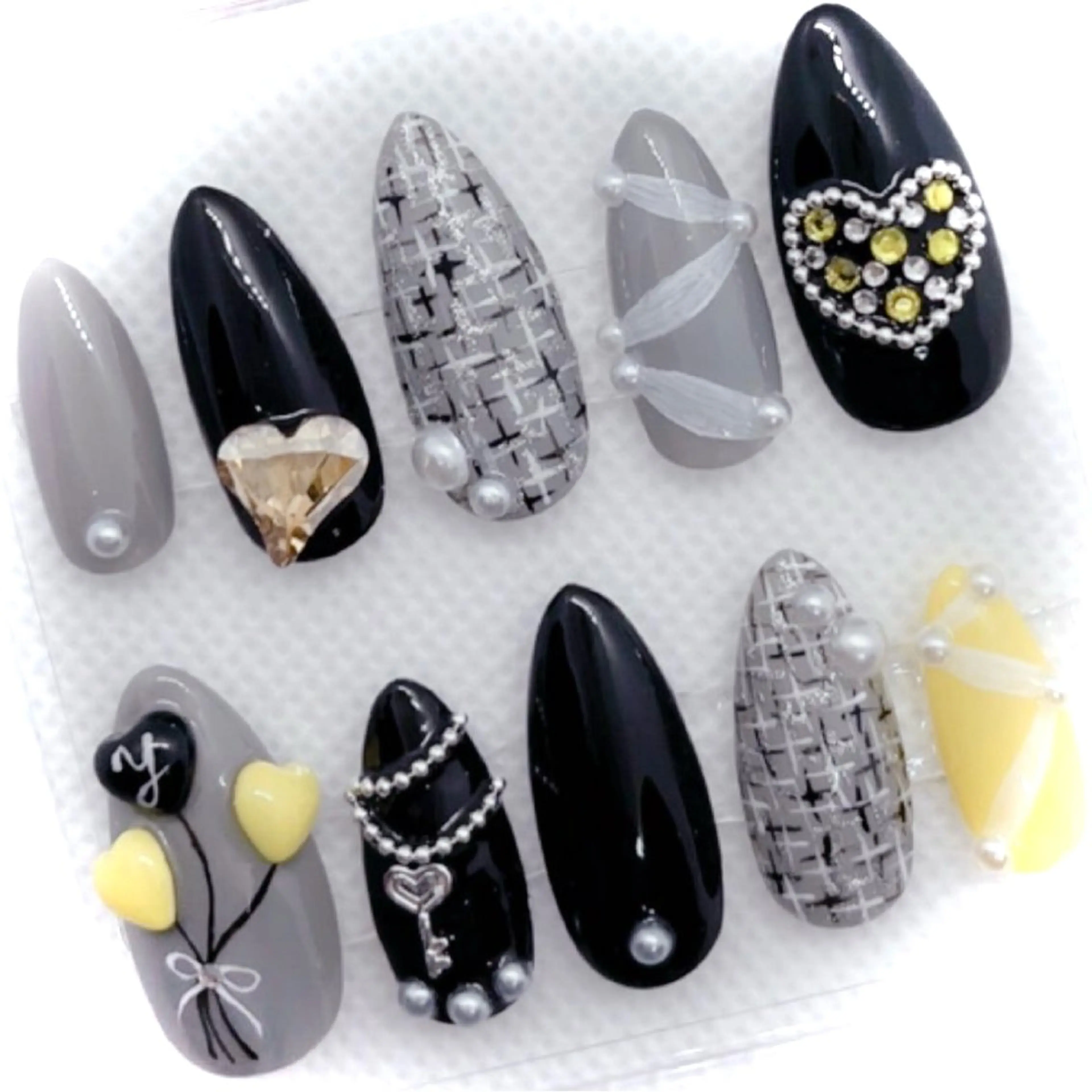 ネイル 💛KAREN‪ 🪄新宿✨nailのネイルデザイン