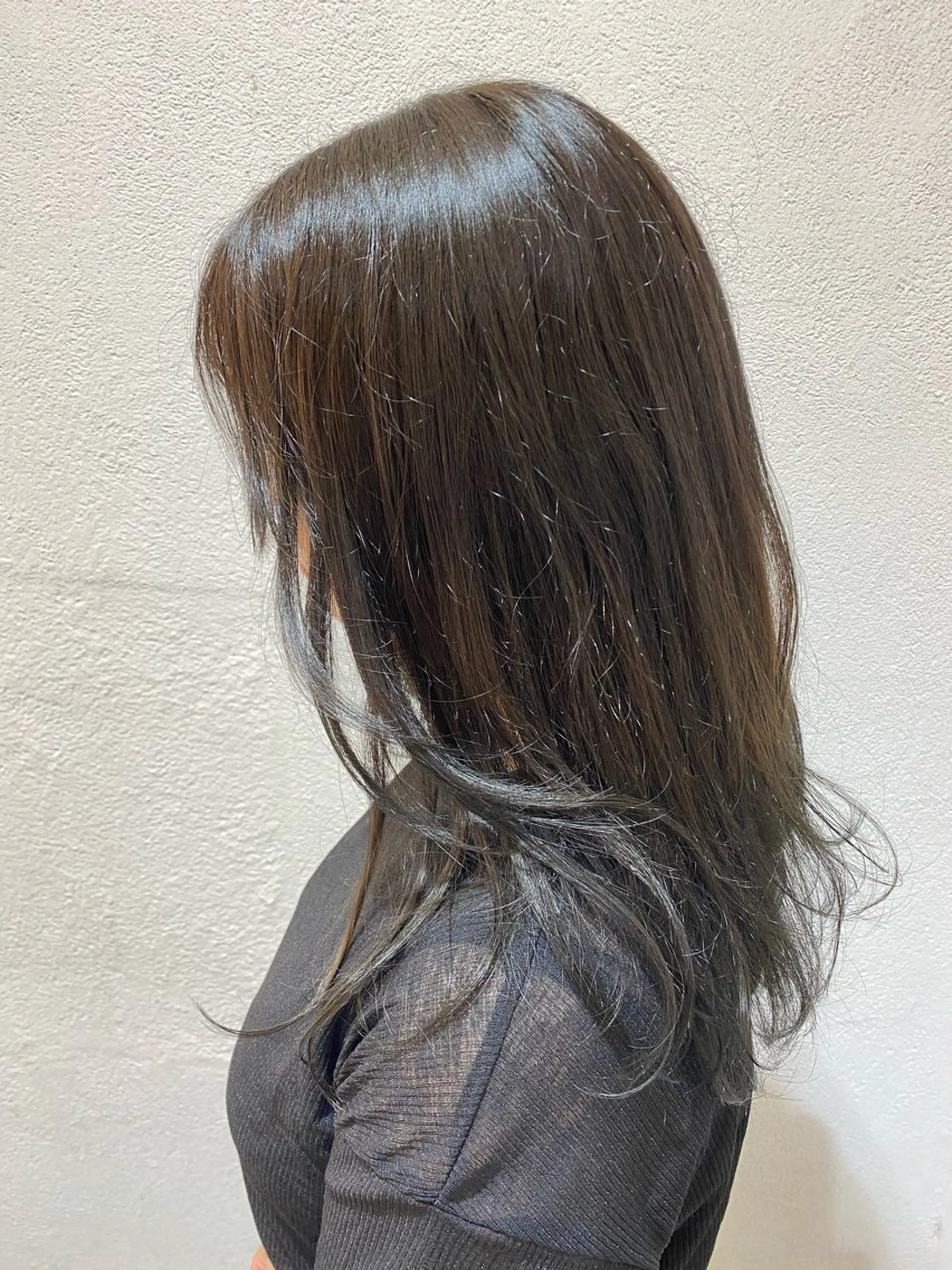 セミロング カラー ブラウンカラー レイヤーカット カット ヘアカラー 鈴木 二依奈のヘアスタイル