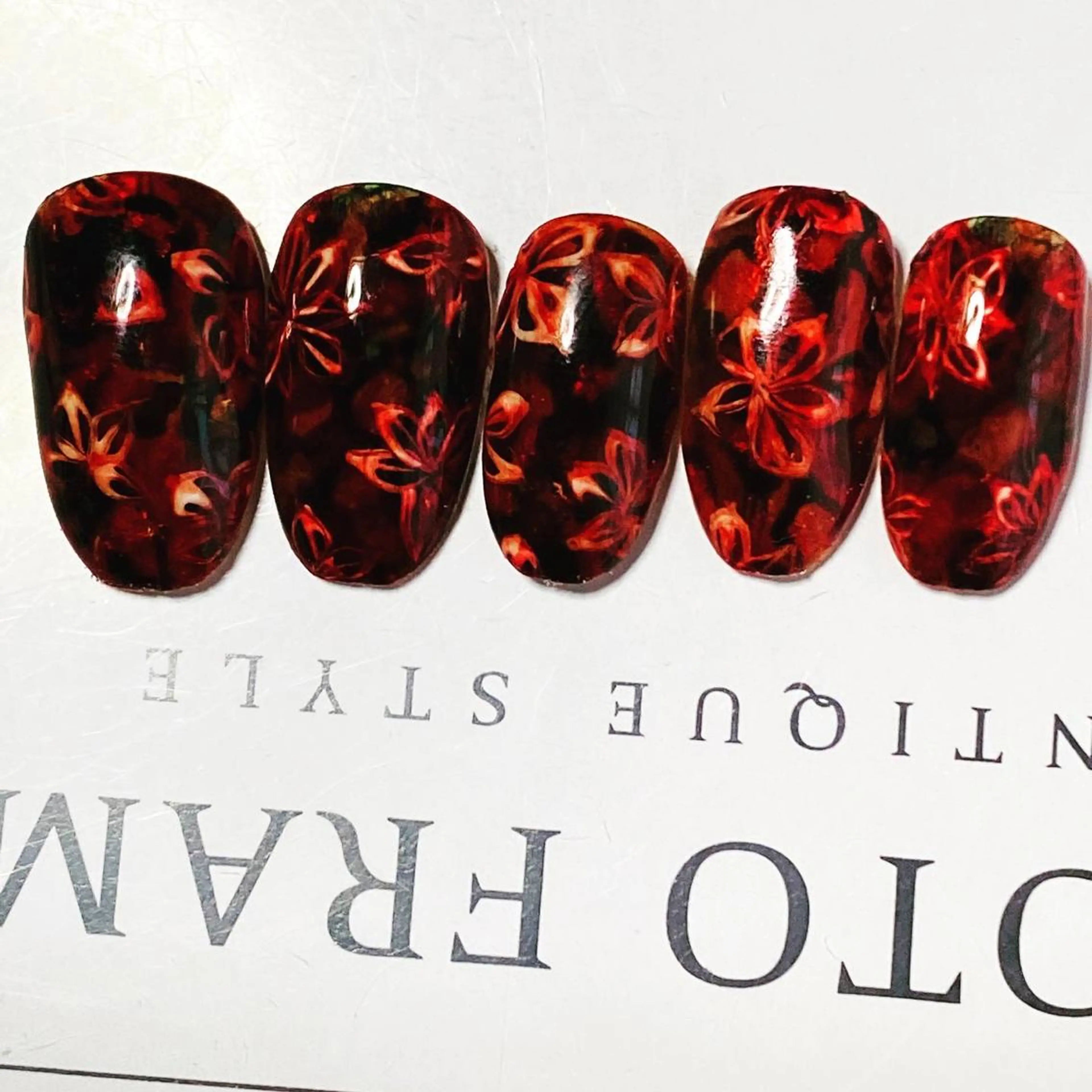 ネイル 赤色 自宅ネイルサロン ♦️nuance♦️のネイルデザイン