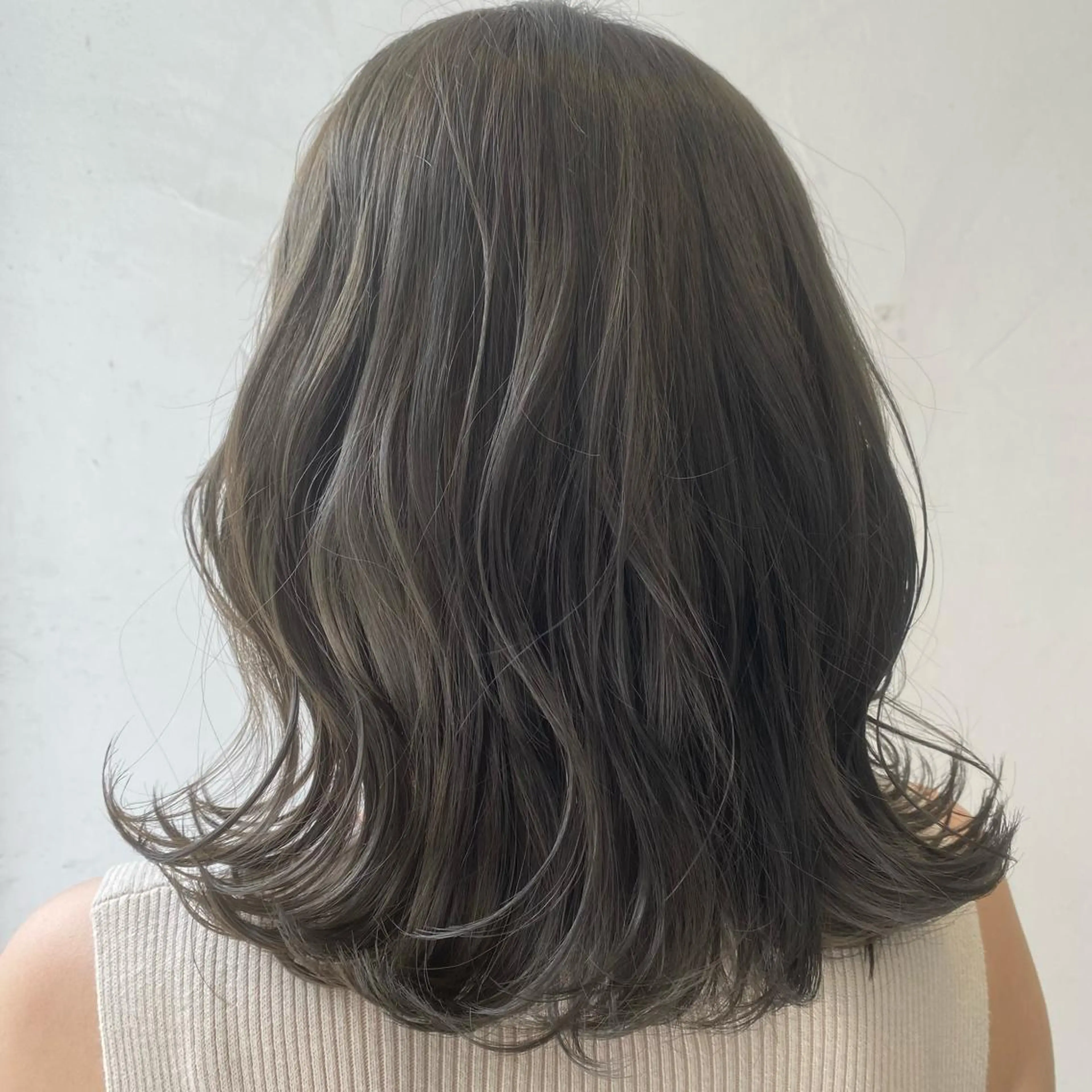 ミディアム カラー グレージュ オリーブグレージュ オリーブグレー 💚 nao💚のヘアスタイル
