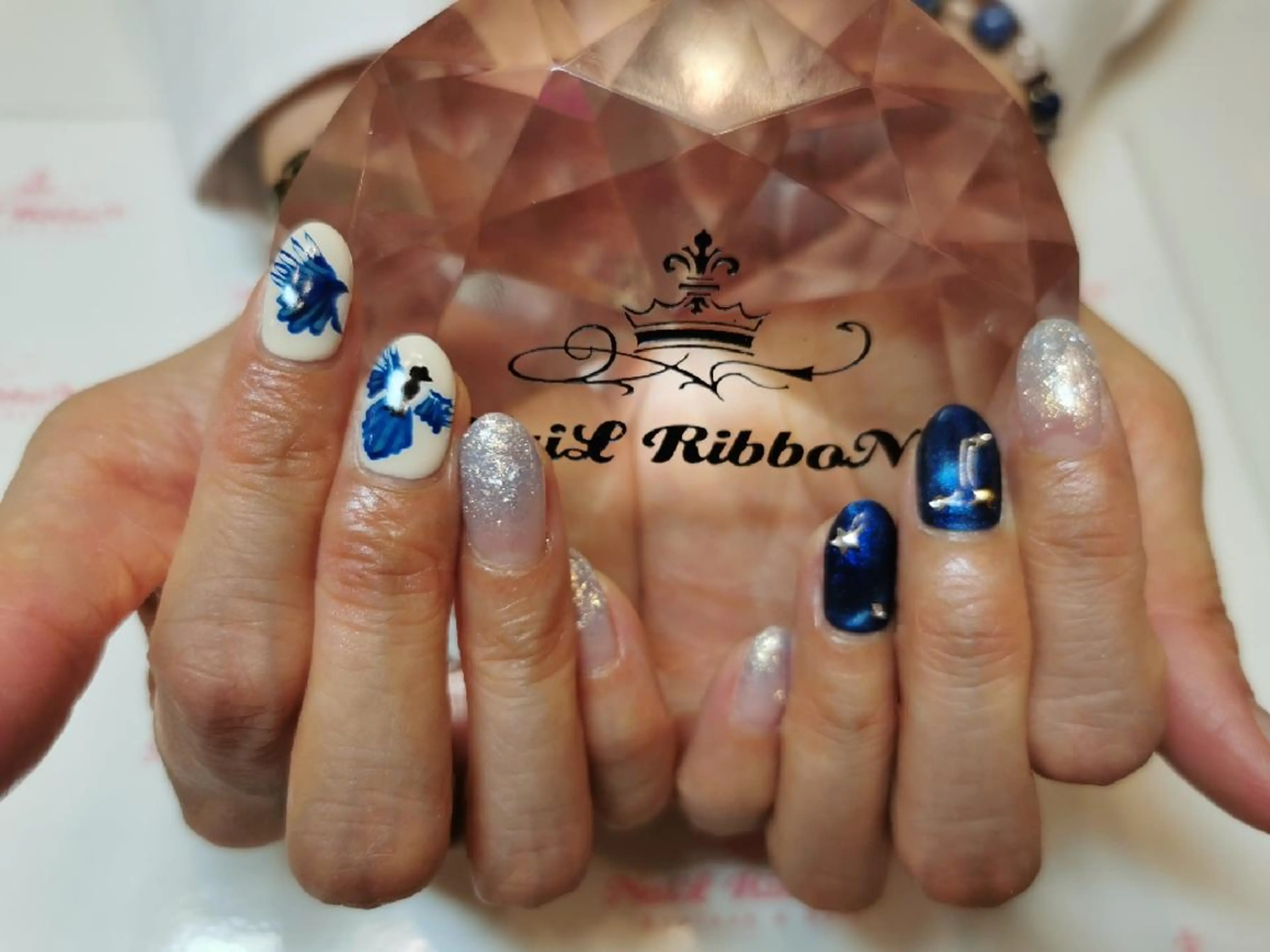 ネイル ネイルリボン 受付スタッフのネイルデザイン