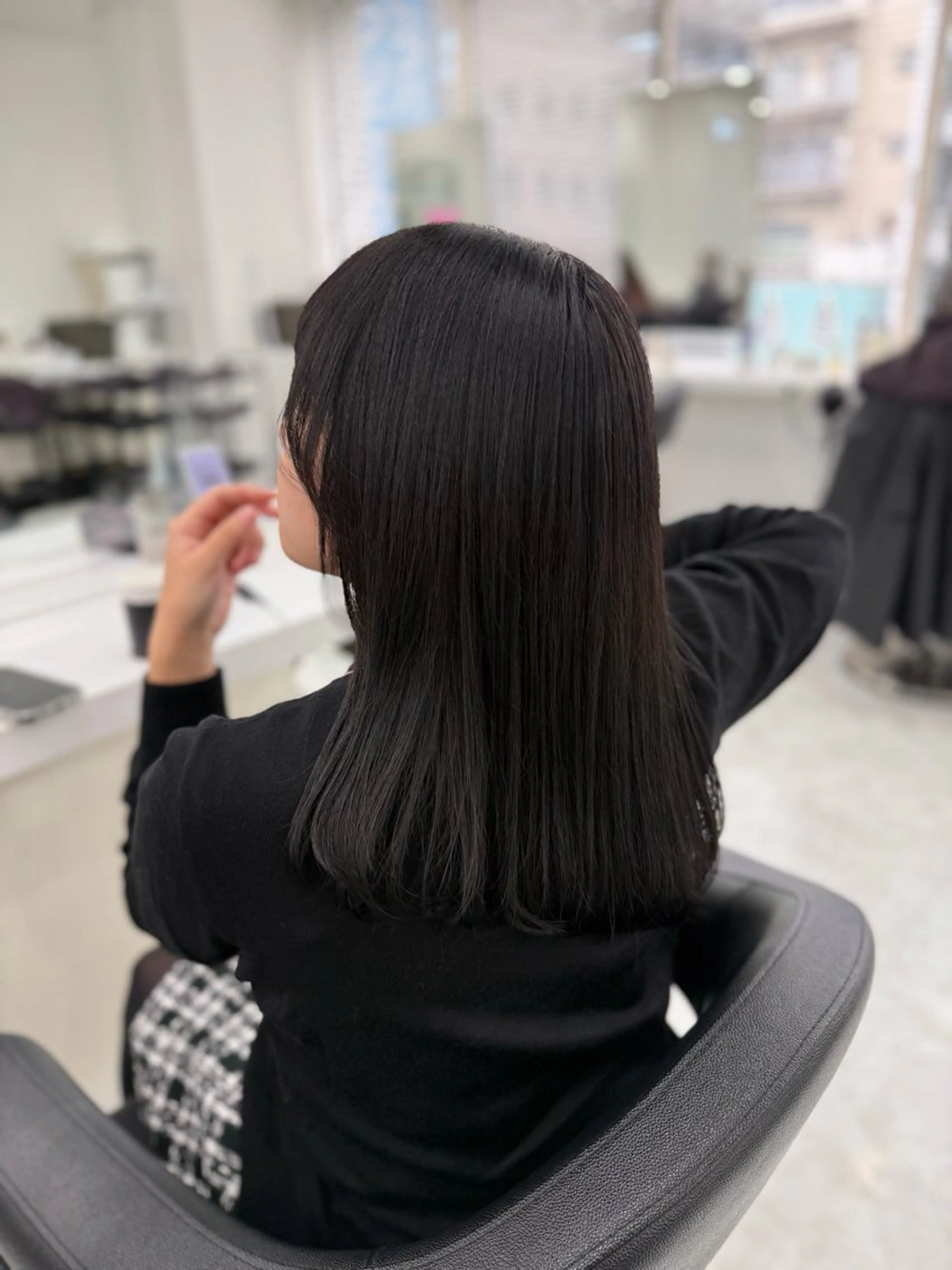 ロング カラー 黒髪 ラベンダーカラー ヘアカラー トリートメント ラベンダー💜 グレージュ🩶のヘアスタイル