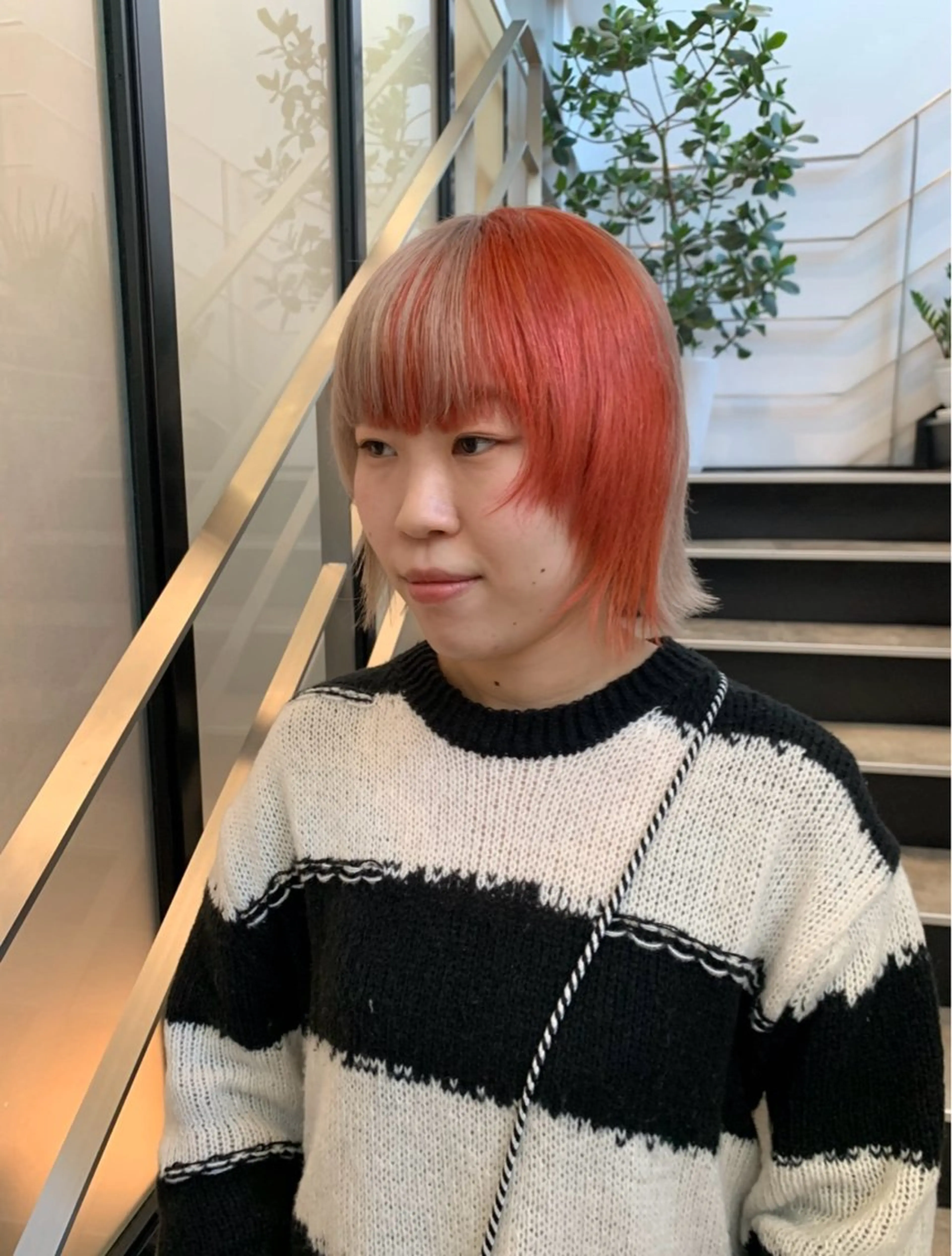 ショート レイヤーカット カット ヘアカラー miu （ミユ）のヘアスタイル