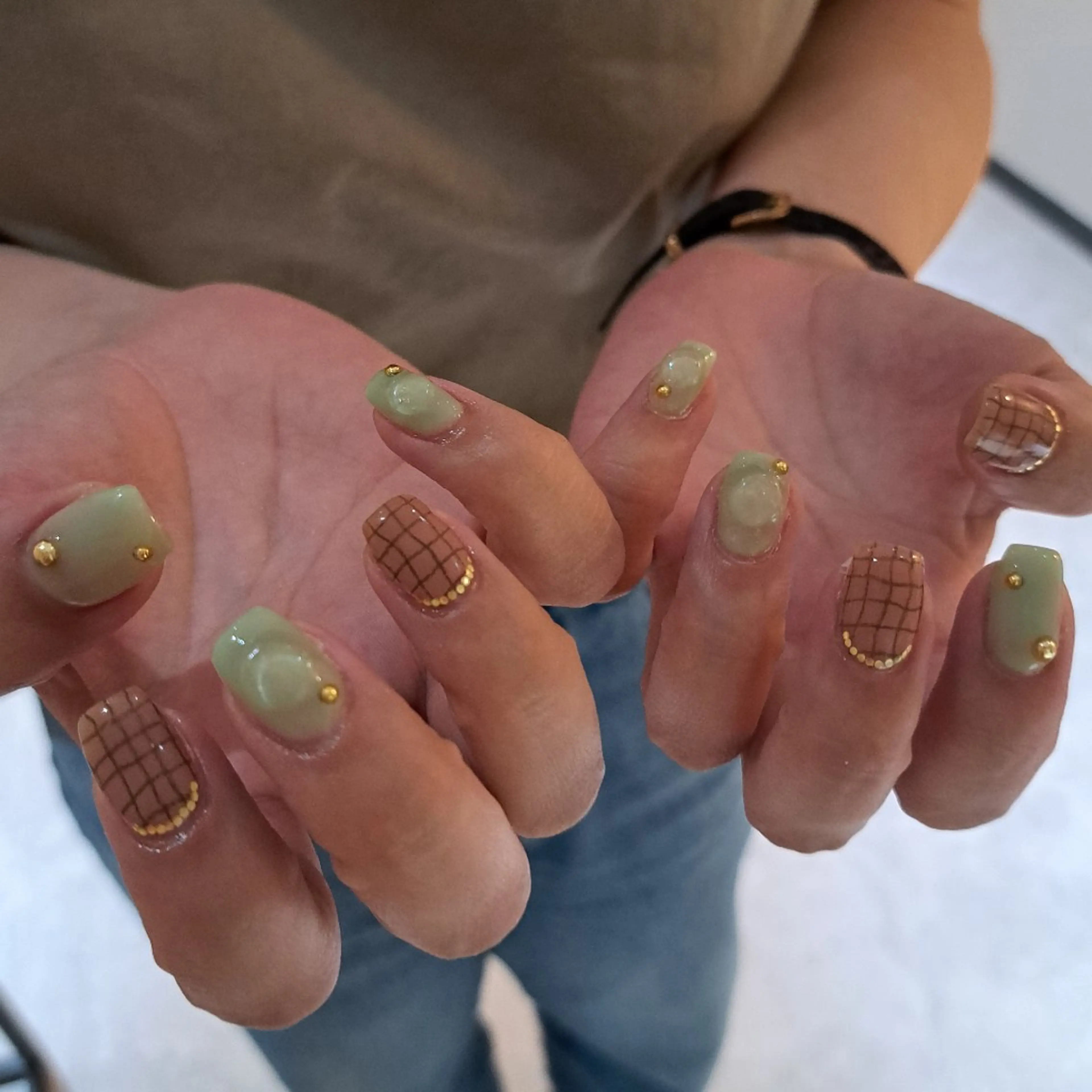 ネイル アートネイル ジェルネイル グリーン 持ち込み ぷっくりネイル ハンドネイル Nail mood デザイン持ち込みokのネイルデザイン