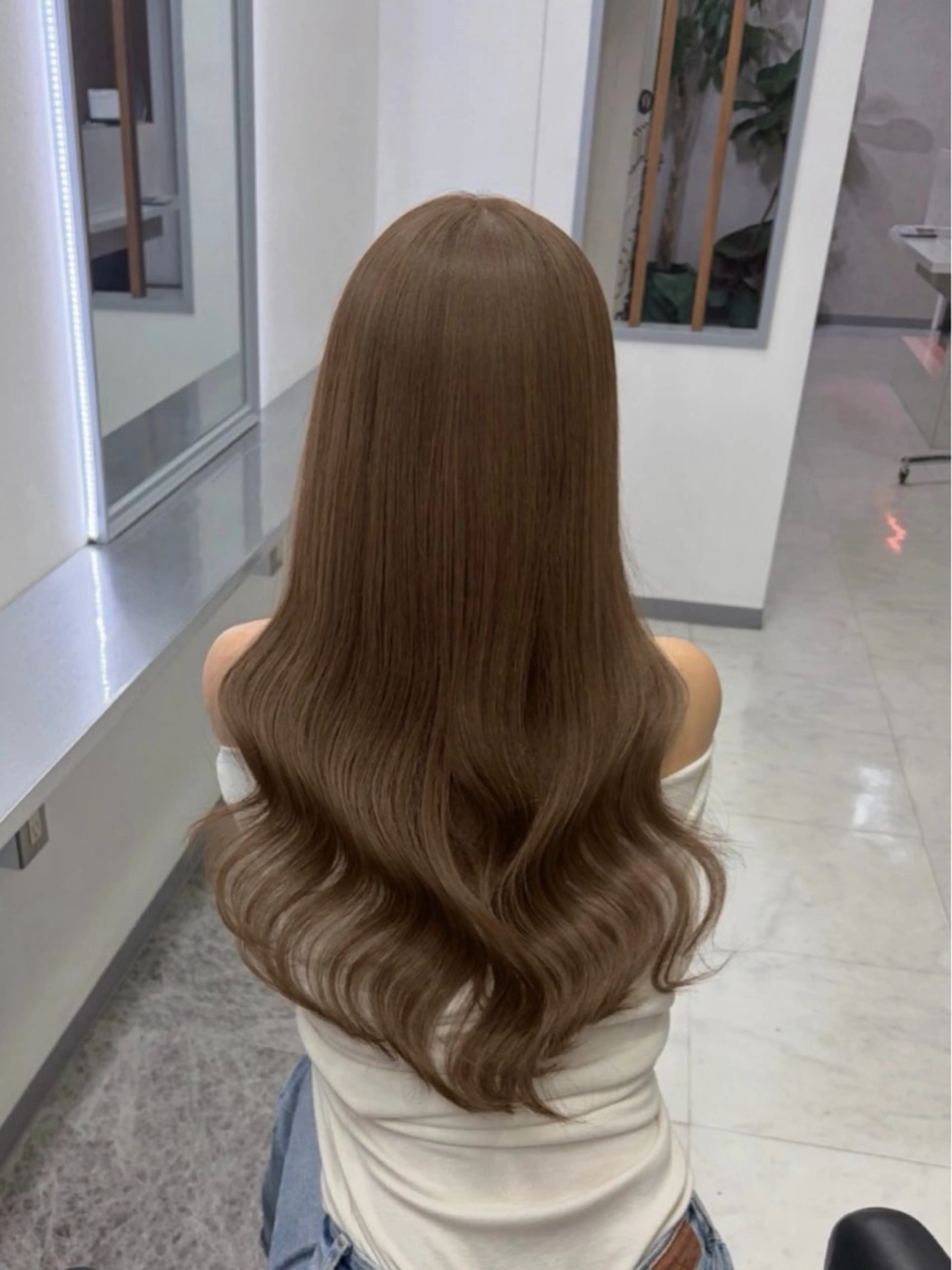 ロング ヘアカラー トリートメント ✨ブリーチなしカラー グレージュSHUTOのヘアスタイル