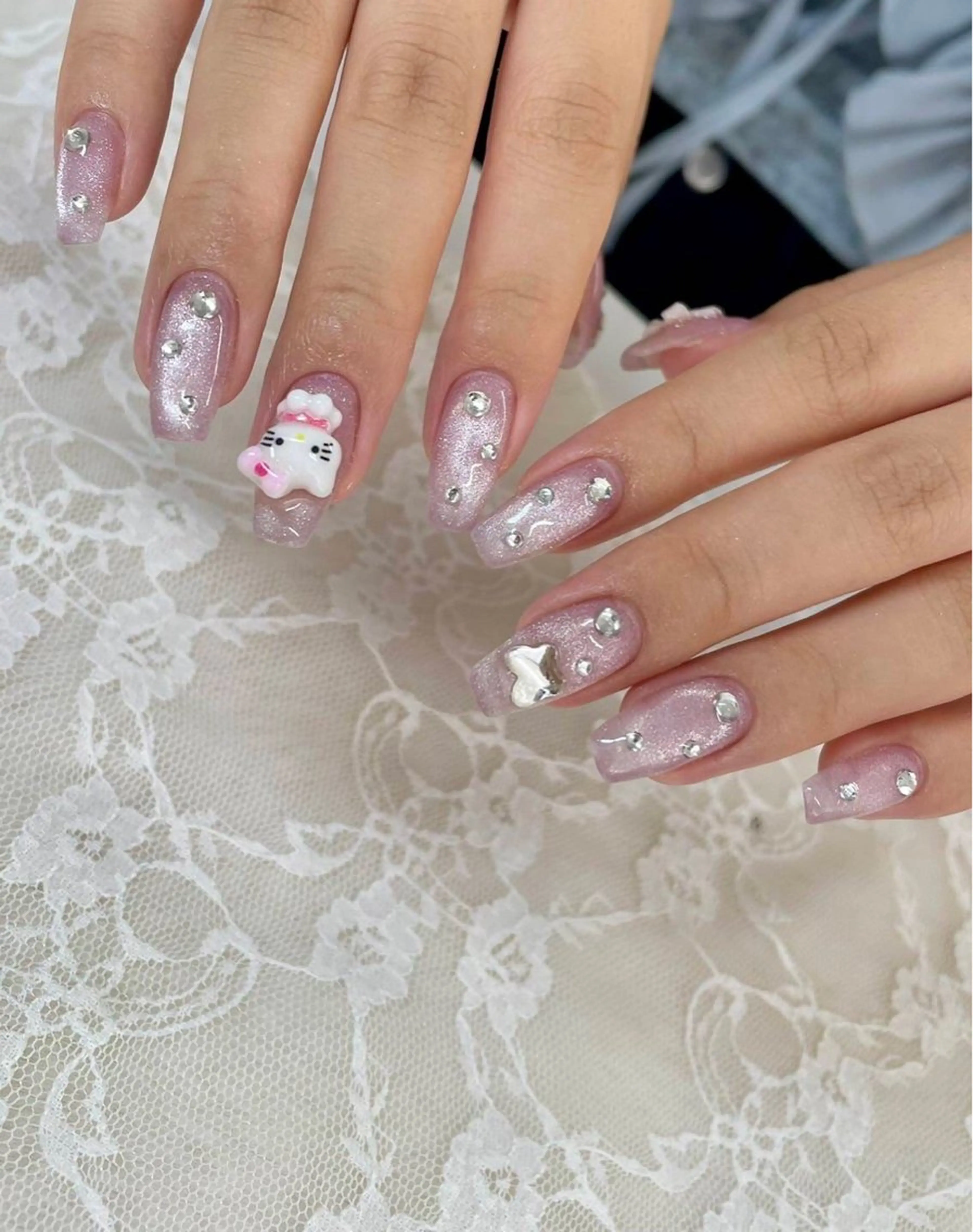 ネイル ピンク ストーンネイル ワンホンネイル ハンドネイル ハンドケア Epokku ネイルサロンのネイルデザイン