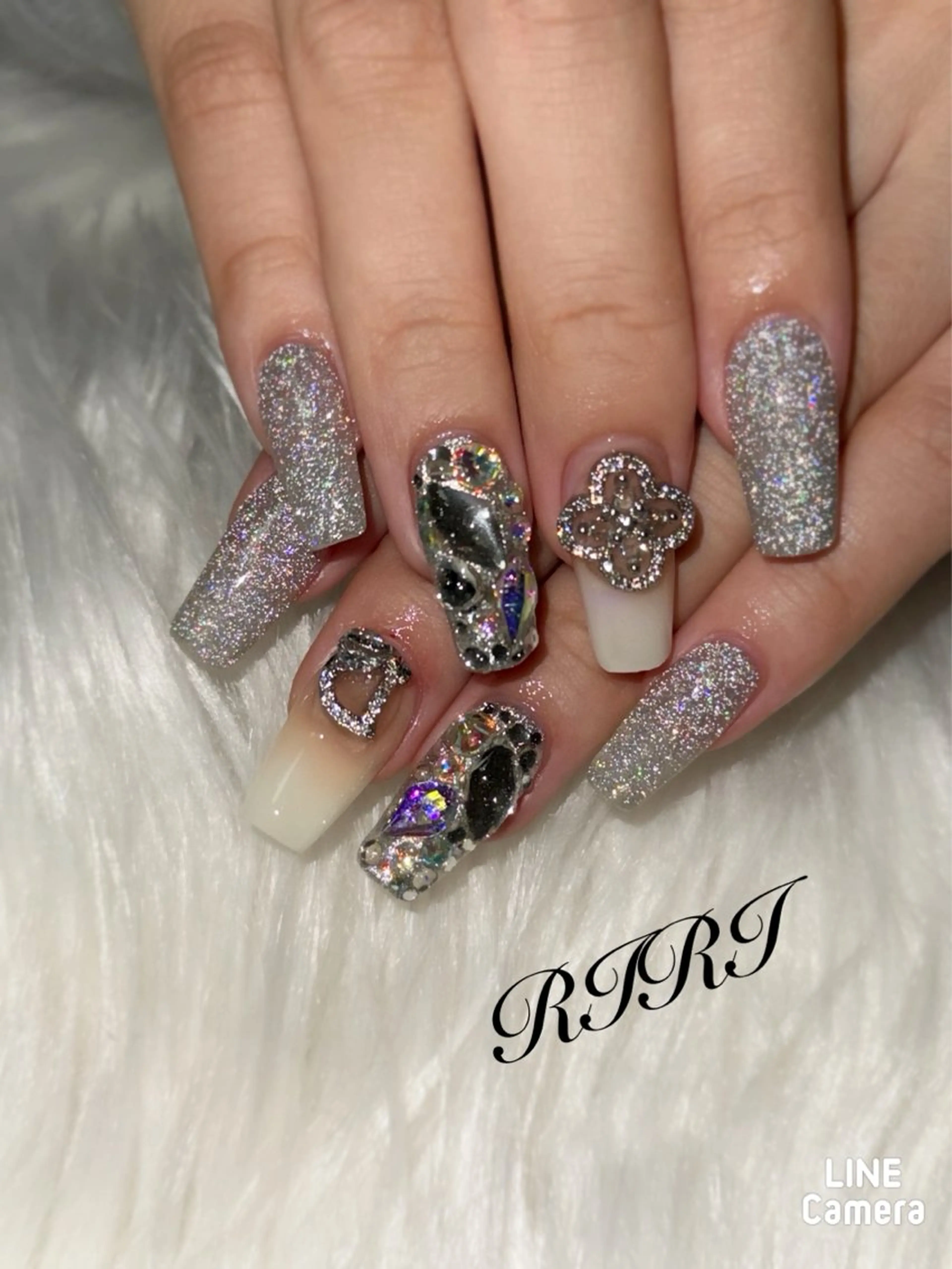 ネイル フラッシュネイル ジェルネイル キラキラネイル 韓国ネイル ラメ(グリッター) ハンドネイル riri オーナーのネイルデザイン