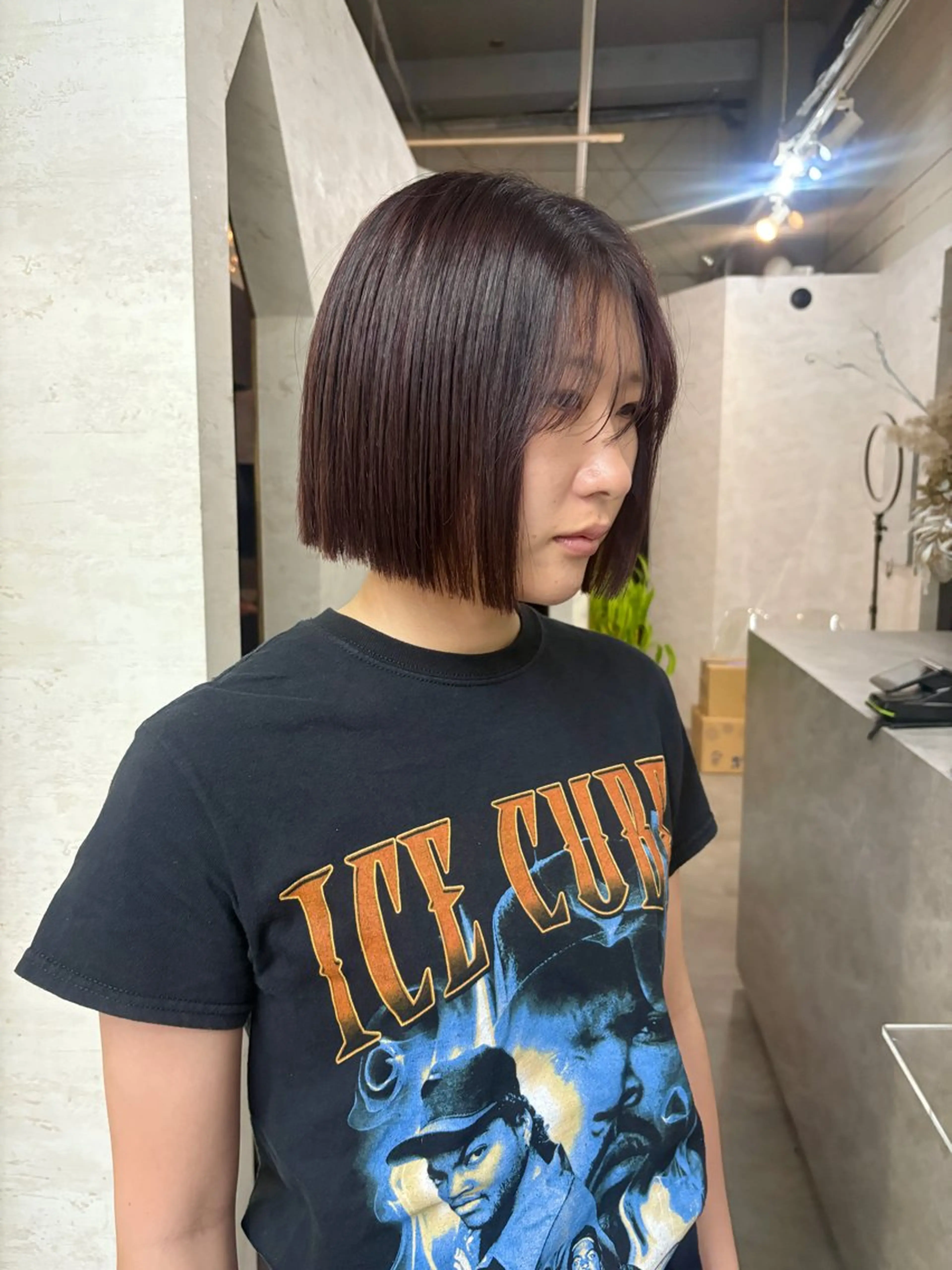 ショート カラー 切りっぱなしボブ ボブ カット ヘアカラー トリートメント ブリーチなしカラー ダブルカラーエクステのヘアスタイル