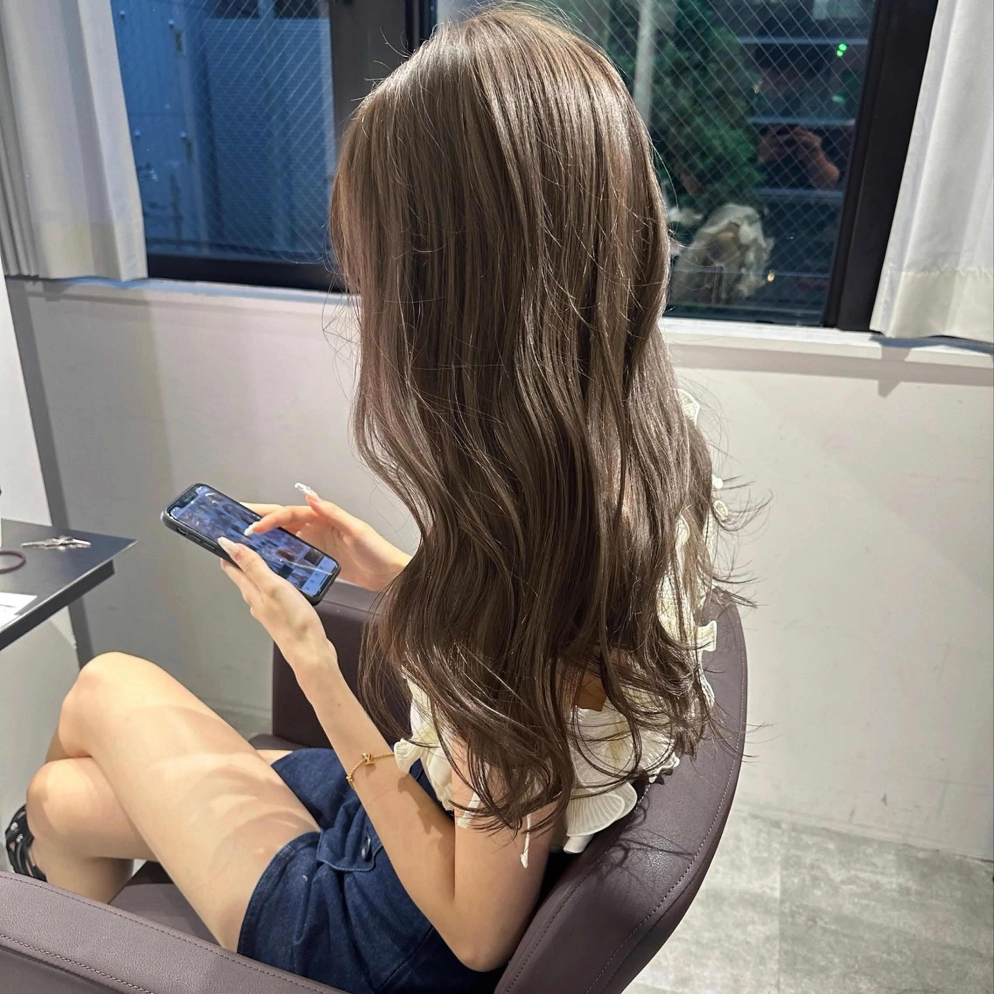 ロング カラー パーマ ヘアアレンジ メンズ メンズブリーチ メンズハイライト メンズインナーカラー メンズ韓国風 ブリーチ カット ヘアカラー トリートメント 髪質改善/レイヤー 縮毛矯正/ケラチン耀のヘアスタイル
