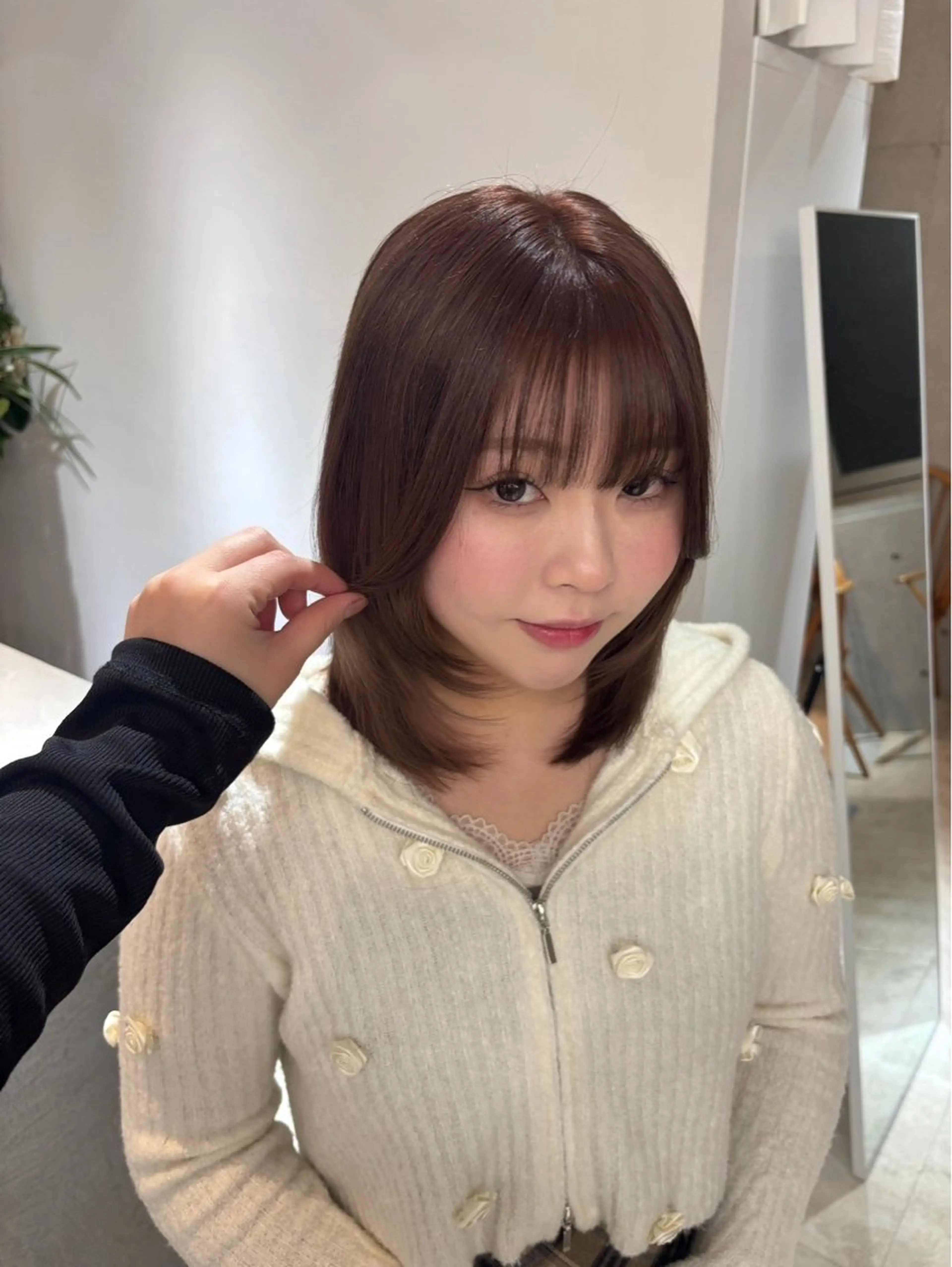 ミディアム sand池袋所属・似合わせボブカット ISAKIのヘアスタイル