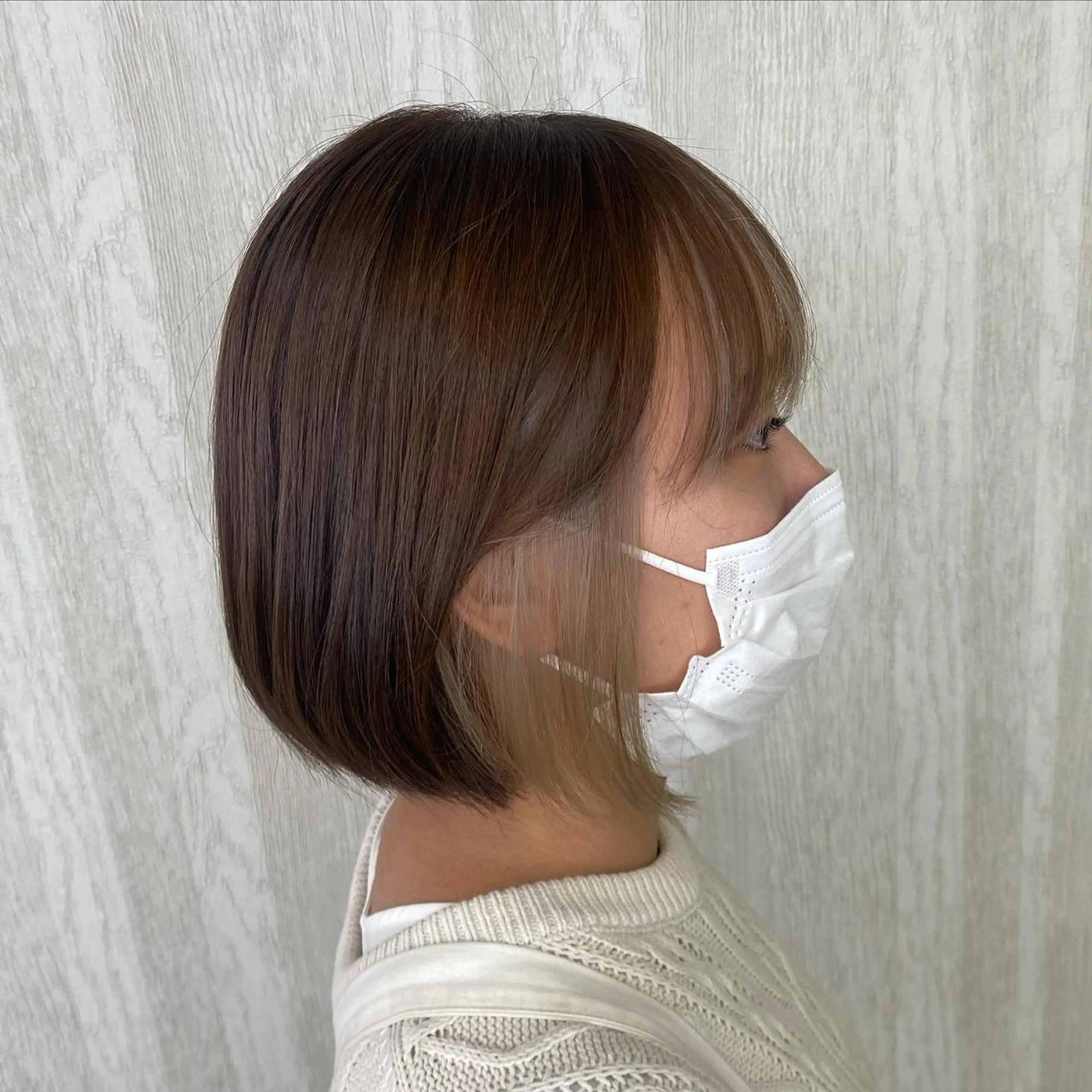 ロング カラー アッシュ ベージュカラー イヤリングカラー インナーカラー ホワイトベージュ UNDER vr 【アンダーバー】のヘアスタイル