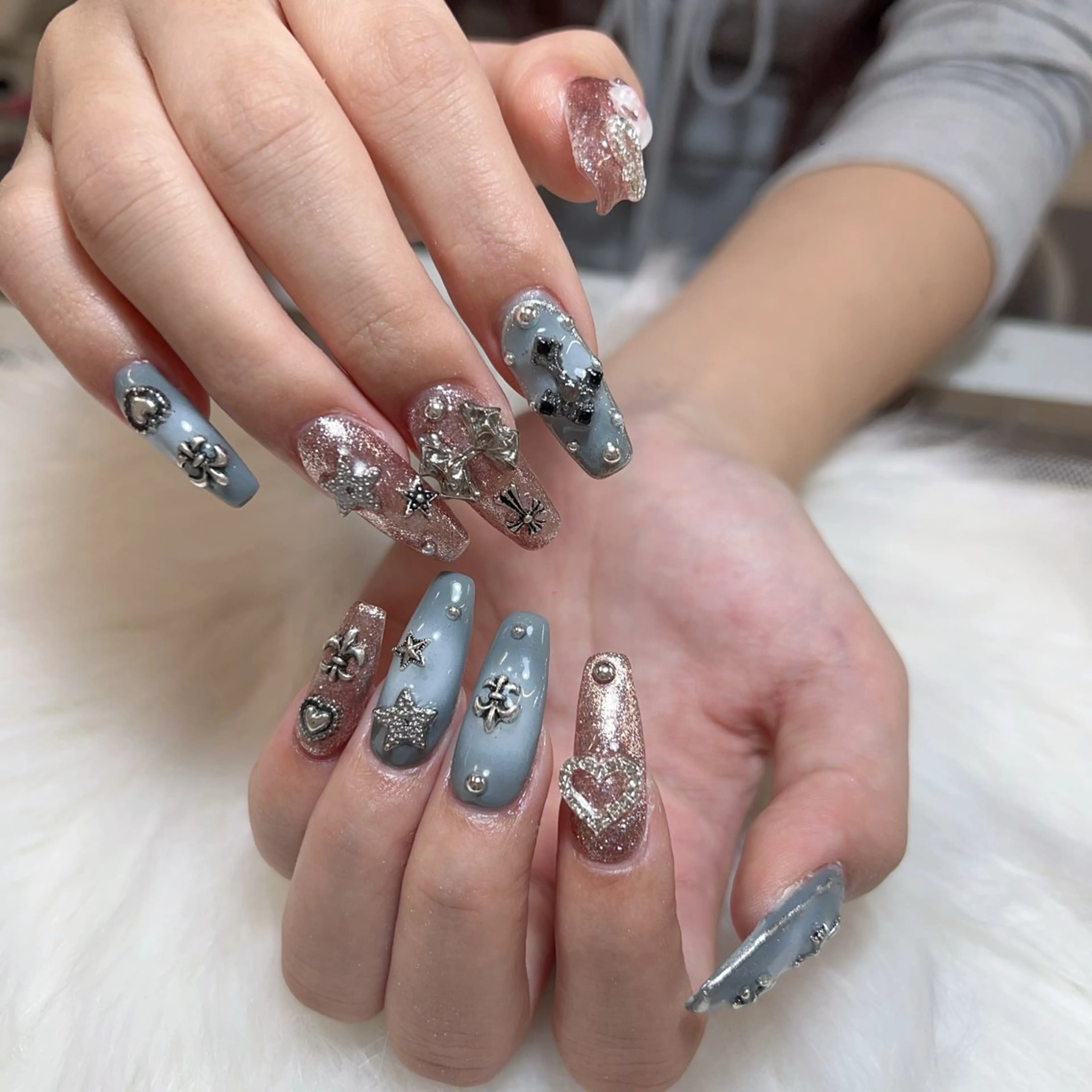 ネイル ハンドネイル 🎀nana🫧 ワンホンネイル🎀のネイルデザイン