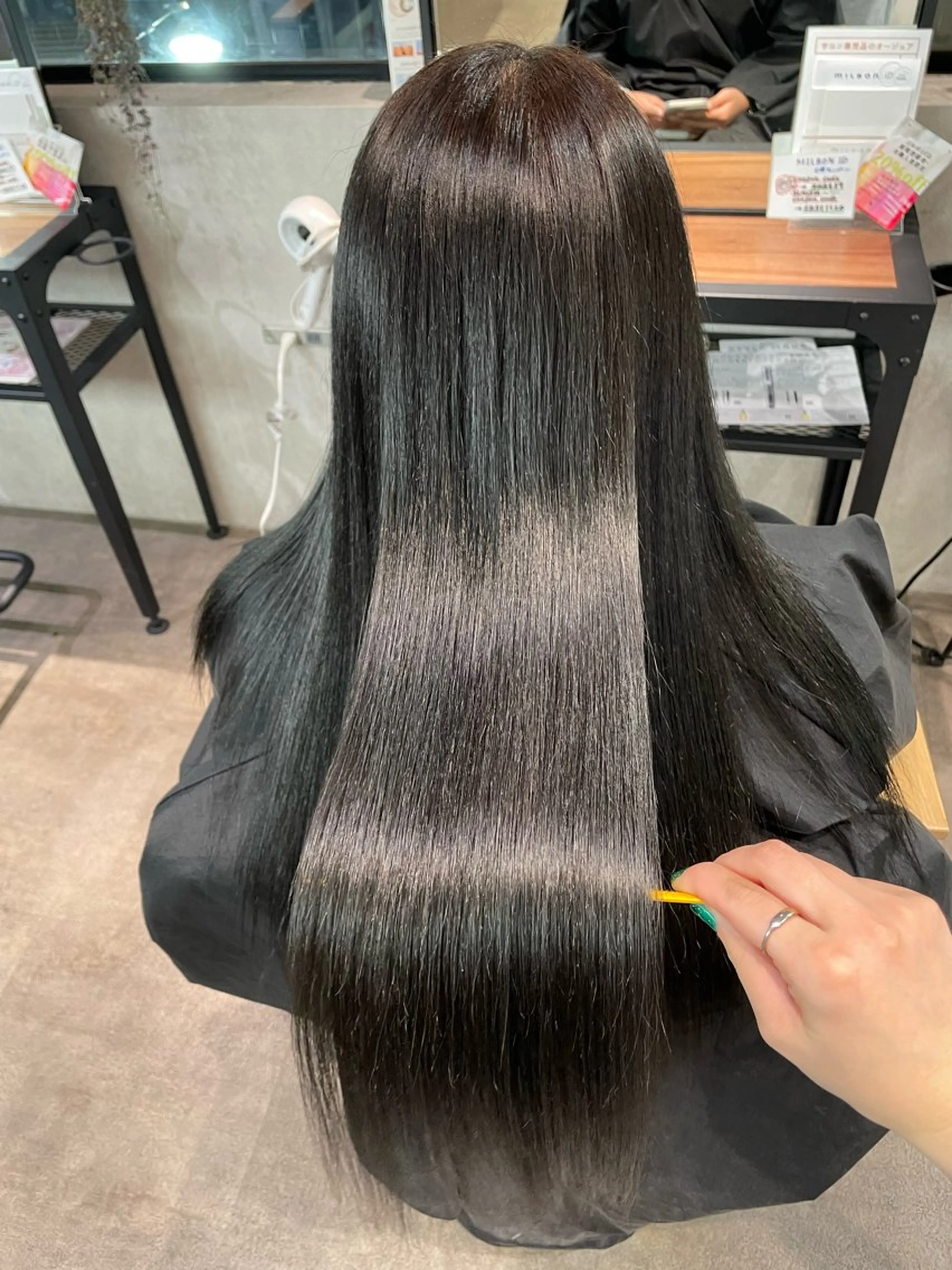 ロング カラー 髪質改善 トリートメント ヘアカラー トリートメント ナチュラル透明感🌱 小山美樹子のヘアスタイル