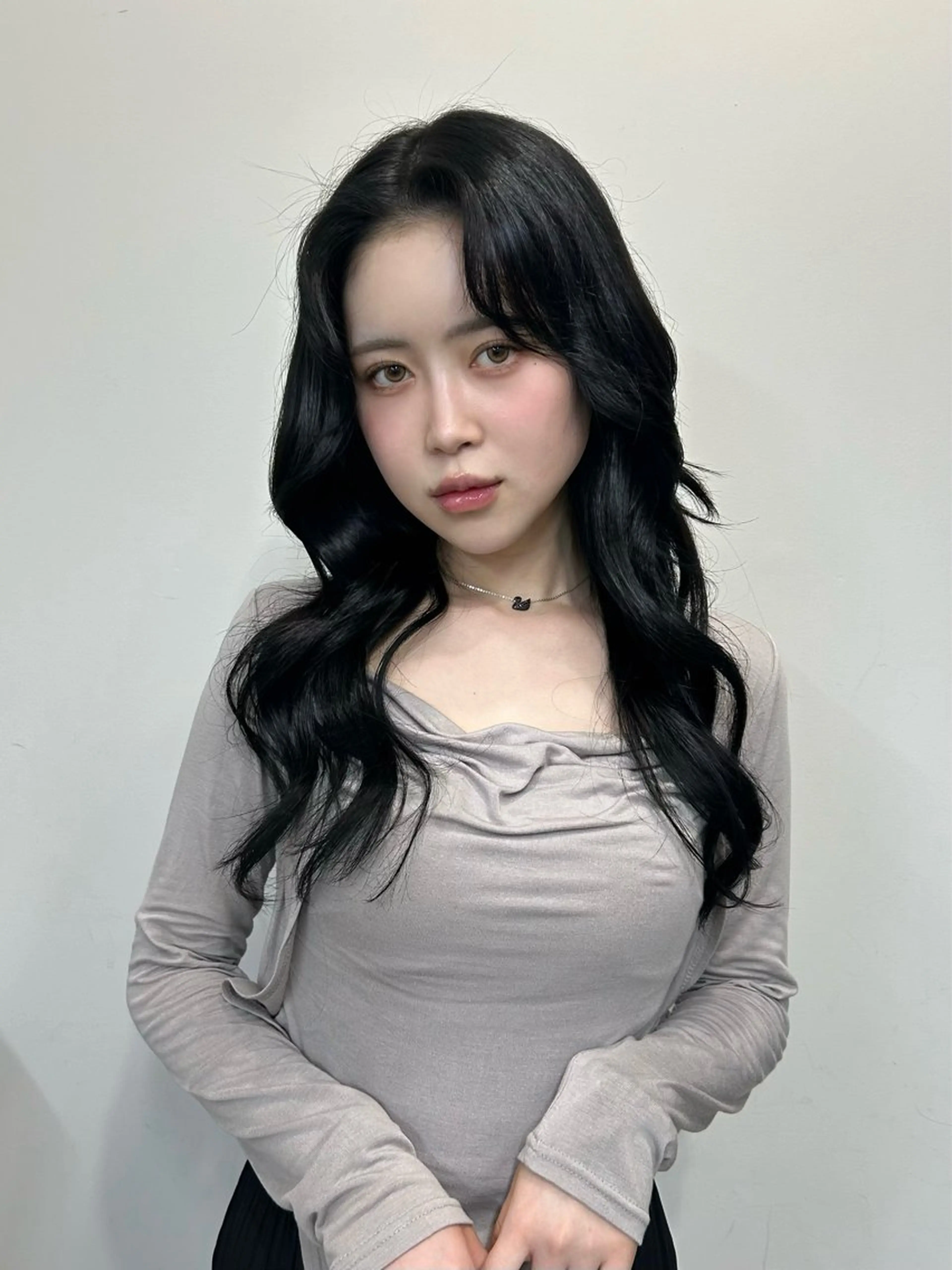 ロング 顔周りカット 韓国風ヘア 梅田l大人韓国ヘア レイヤー×艶カラーのヘアスタイル