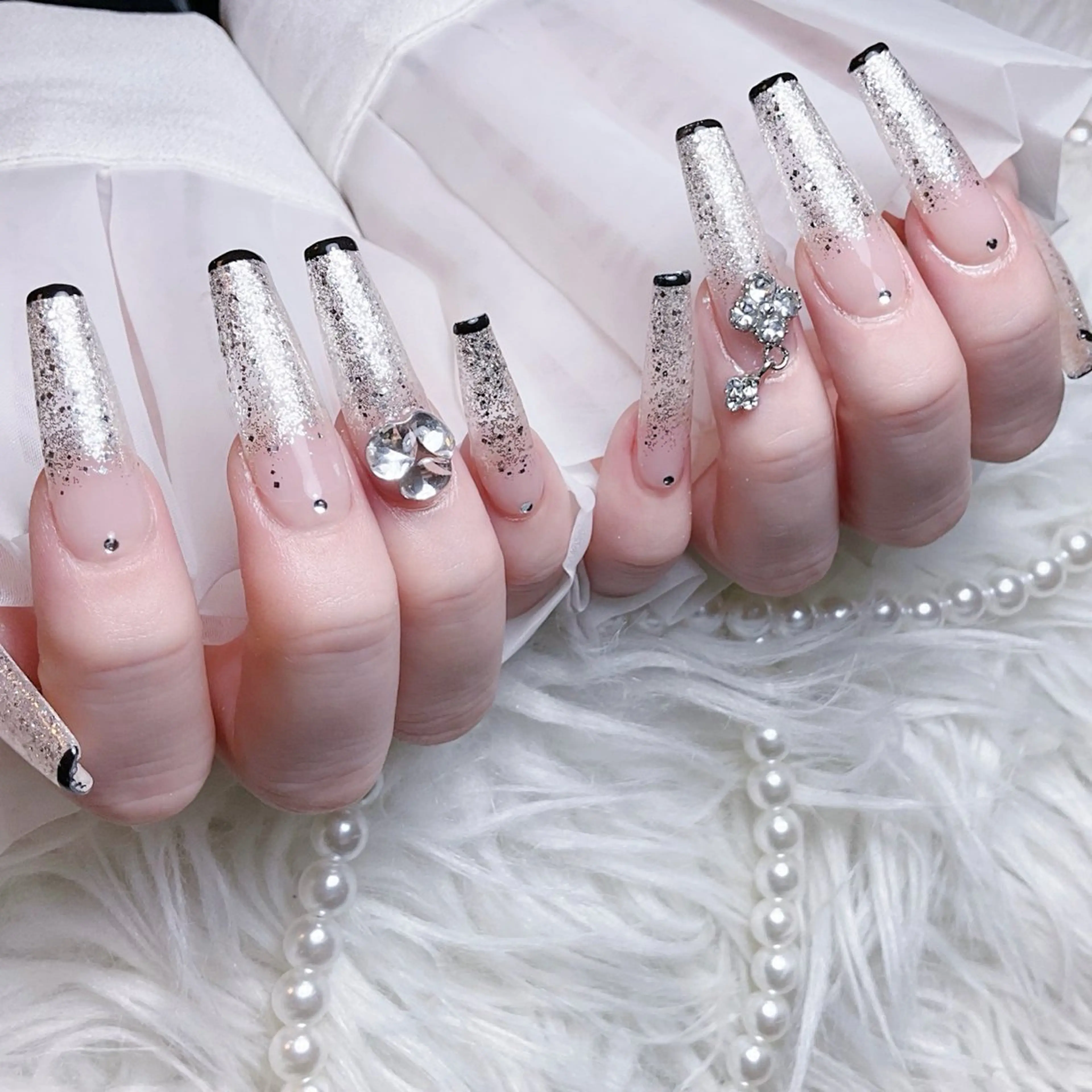 ネイル ハンドネイル 🍭Yun nail hyejin🌸のネイルデザイン