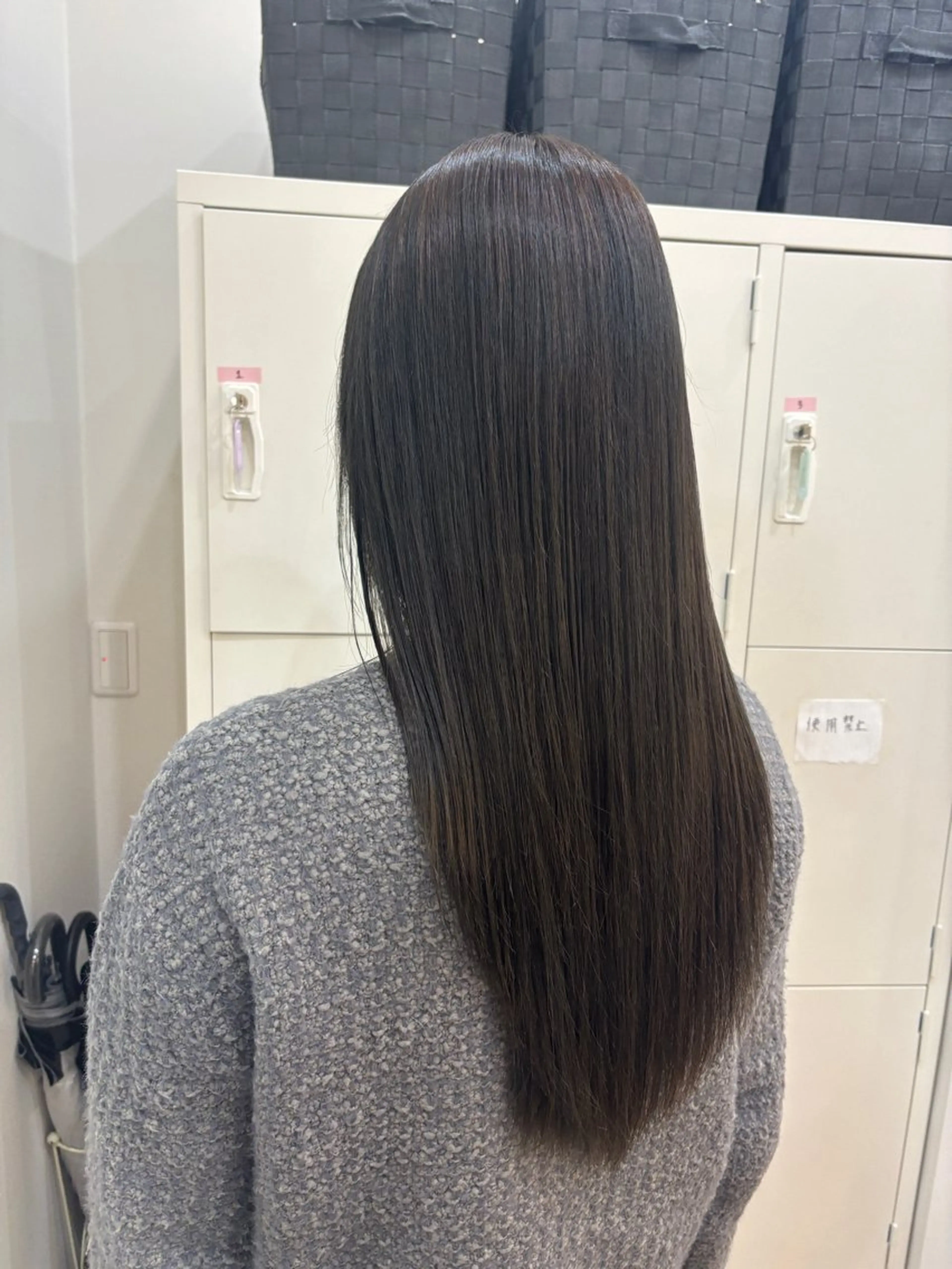 ロング カラー ベージュカラー オリーブベージュ ヘアカラー トリートメント konomi ⟡.*のヘアスタイル