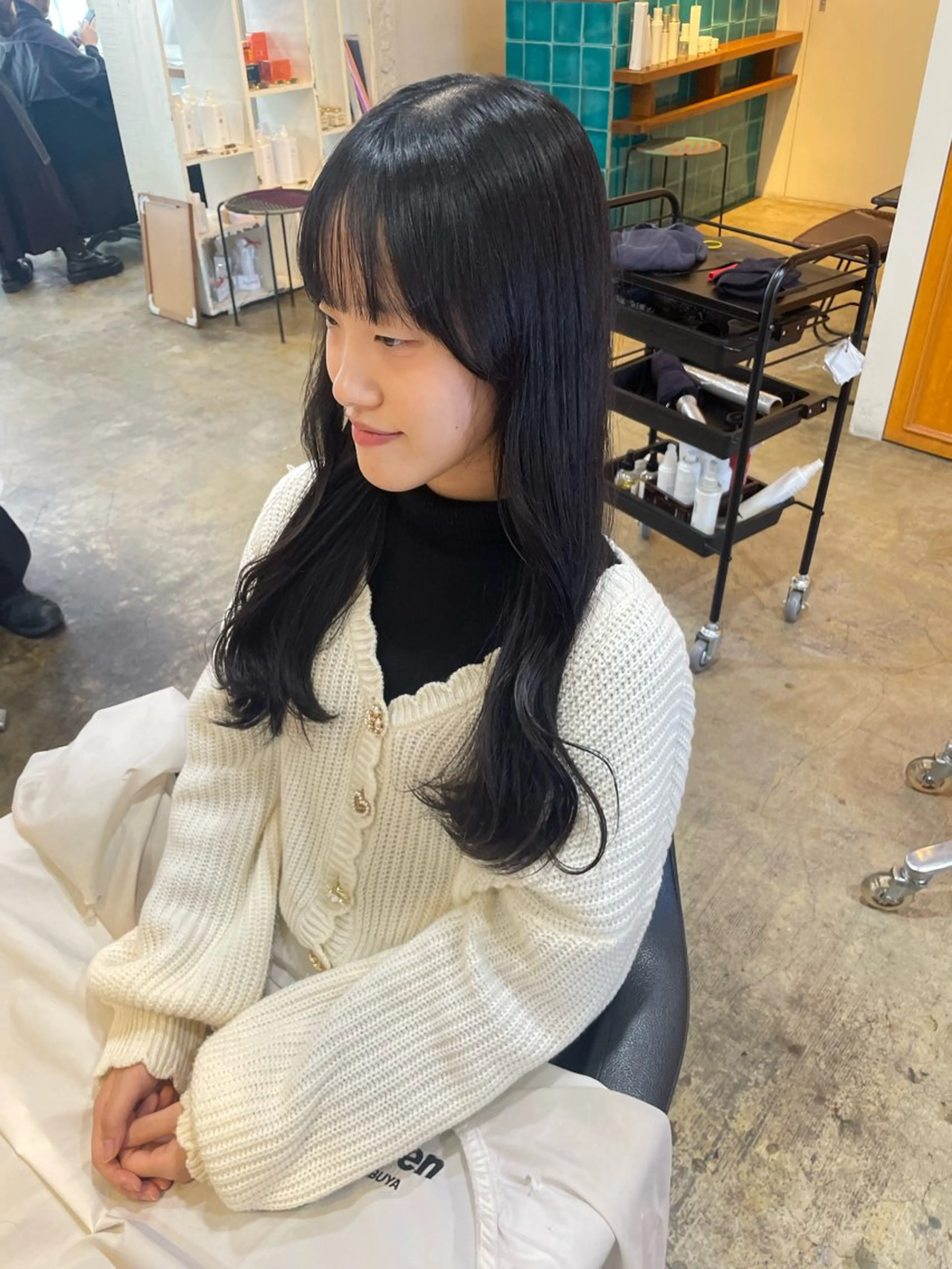 ロング カラー カット ヘアカラー トリートメント MIOベージュカラー 柔らかいカラーのヘアスタイル