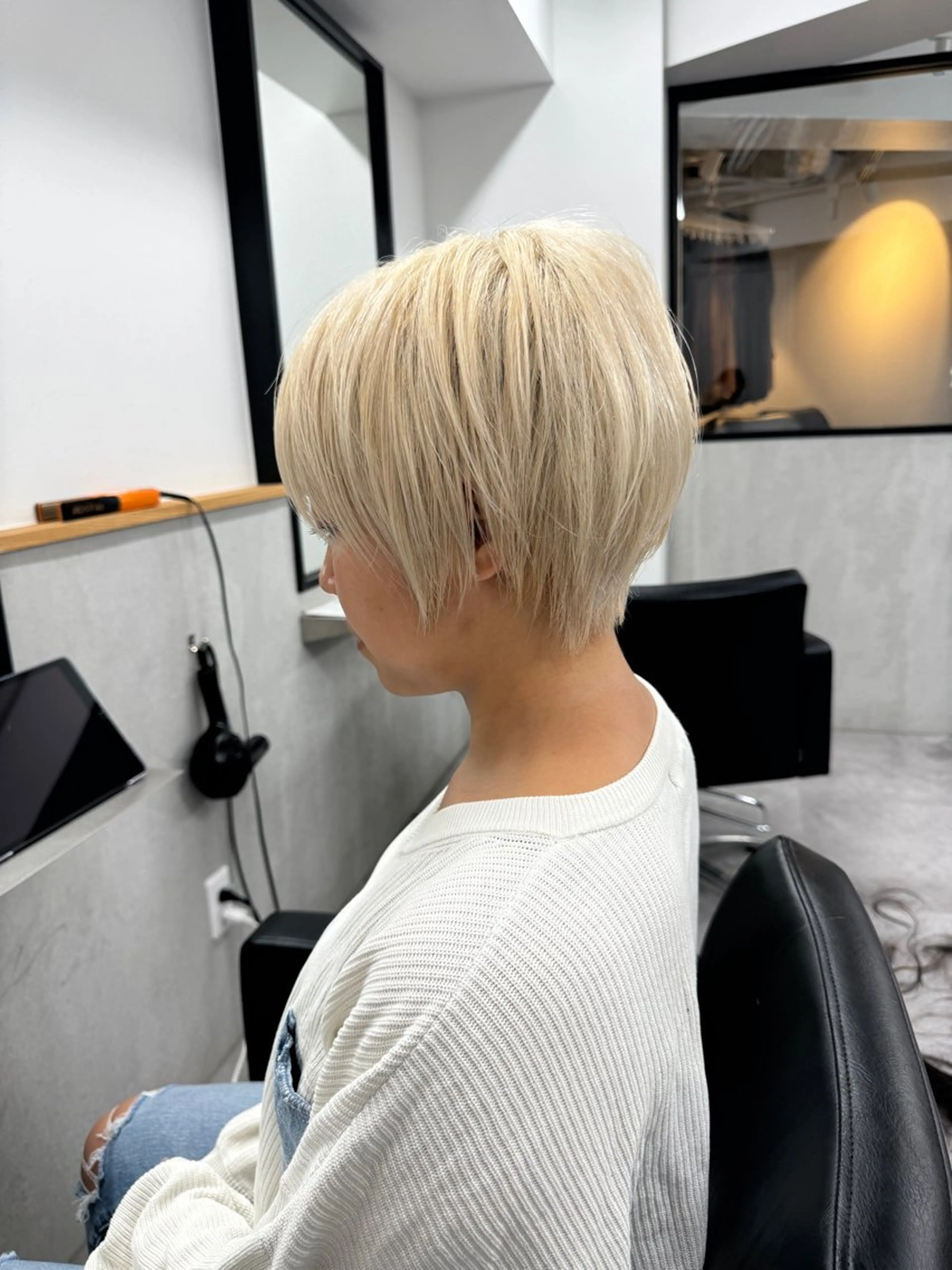 ショート 切りっぱなしボブ レイヤー/縮毛矯正のヘアスタイル