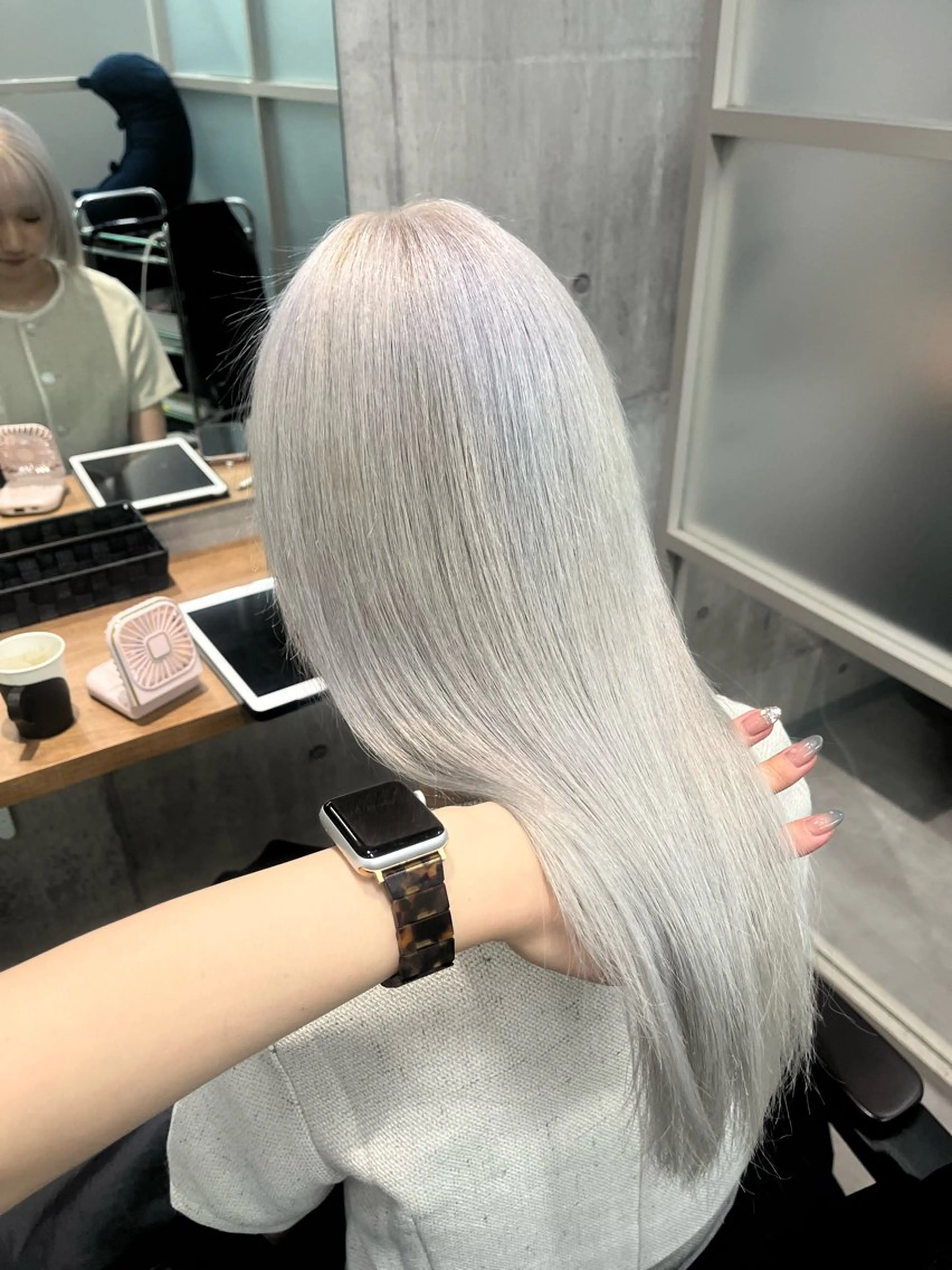 ロング カラー カット ヘアカラー トリートメント ヘアセット newi赤羽 HINATAのヘアスタイル
