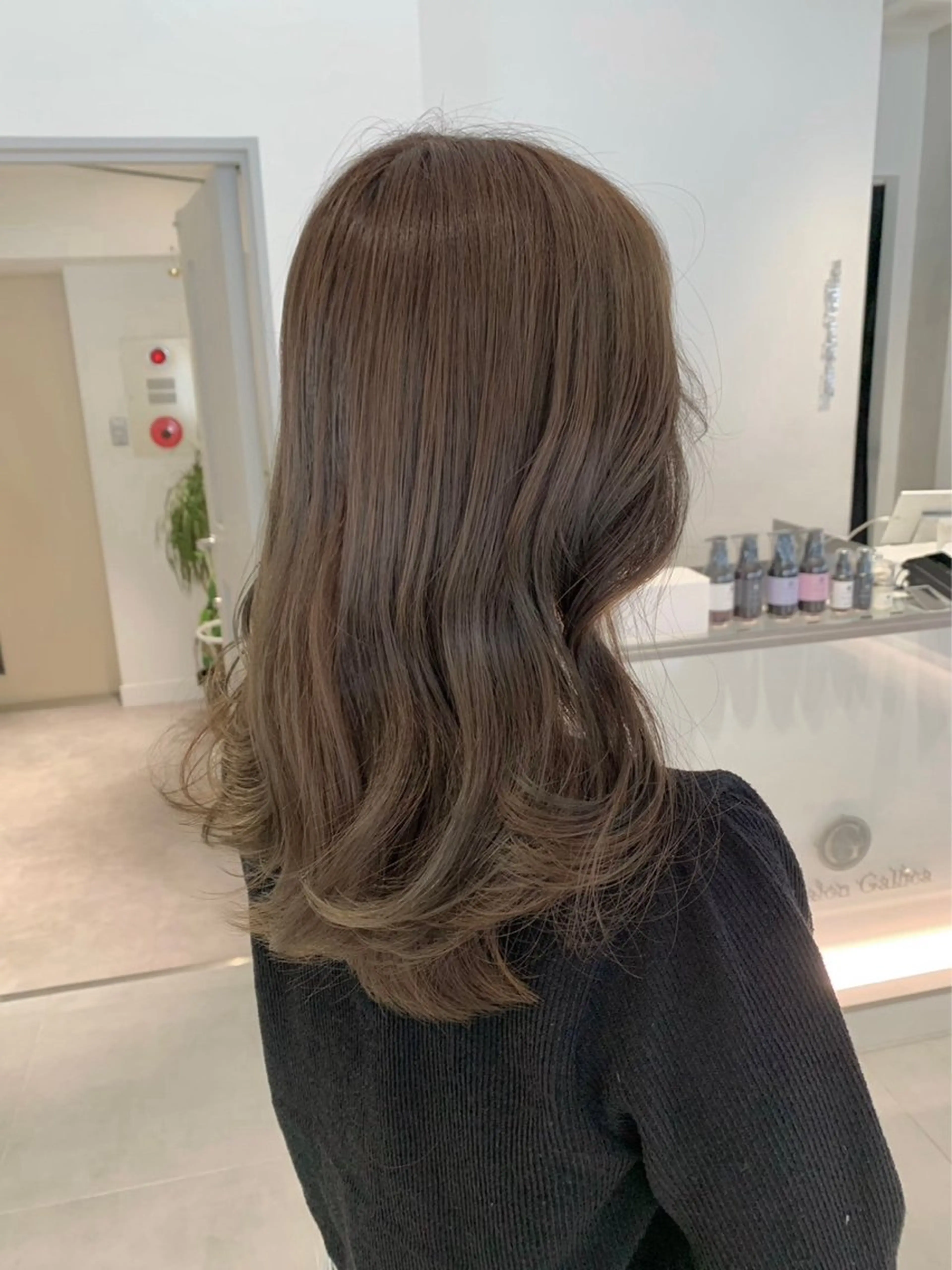 セミロング セミロングパーマ グレージュ|くすみ× 透明感|kazutoのヘアスタイル