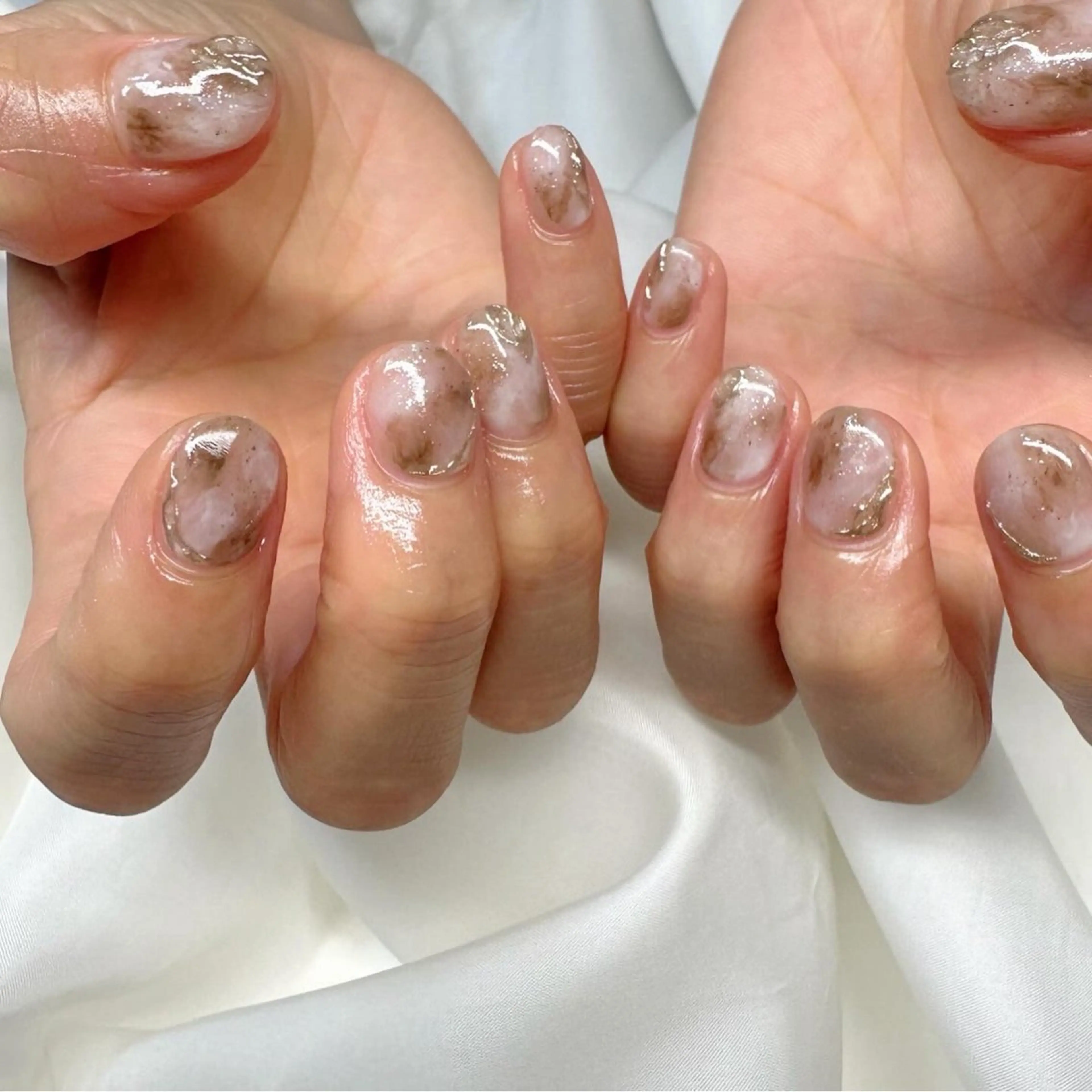 ネイル ブラウン カジュアル ゴールド 氷ネイル・うるうるネイル 大理石ネイル(マーブル) 🪞KAPE NAIL 🪞のネイルデザイン