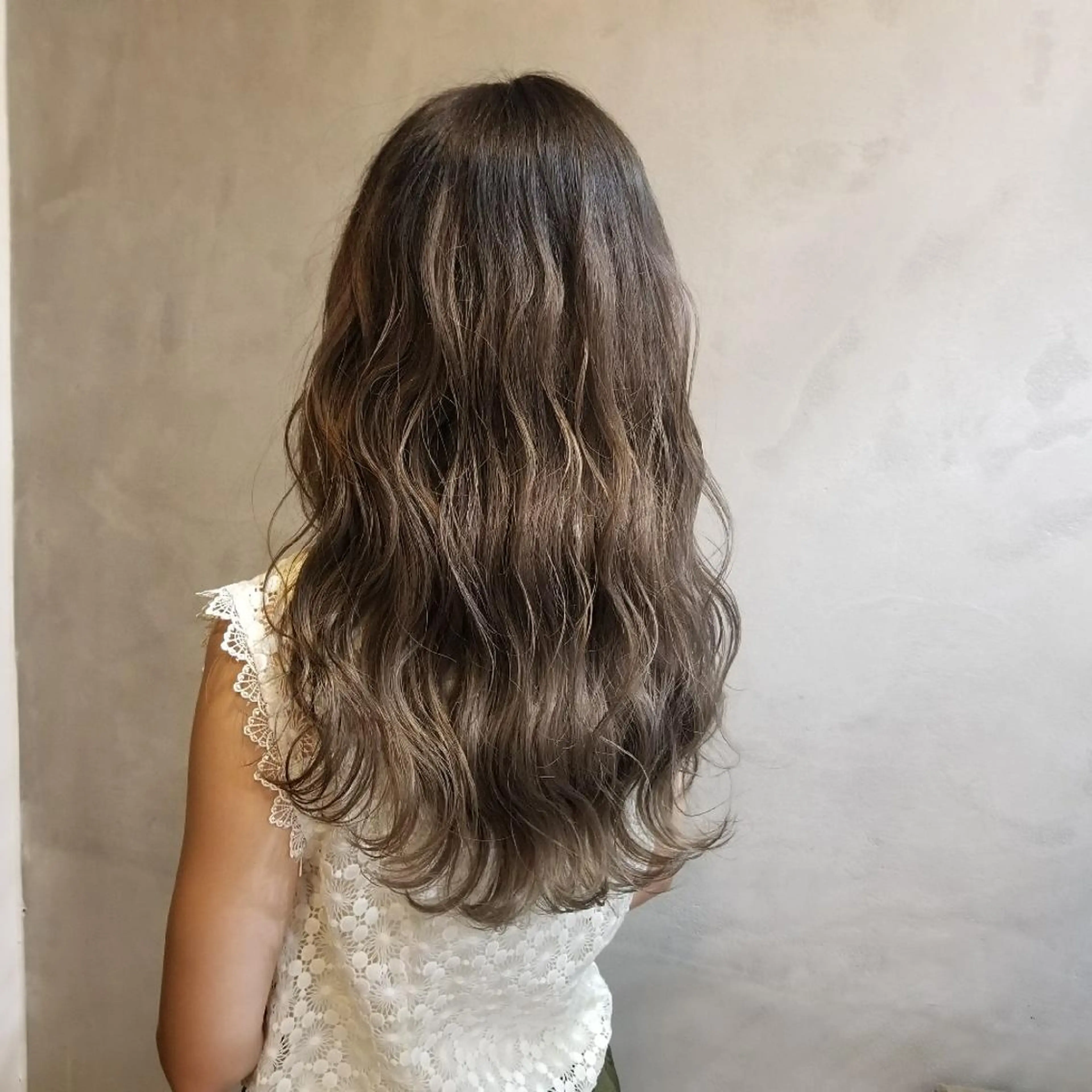 ロング カラー ヘアカラー Le Lien カジのヘアスタイル