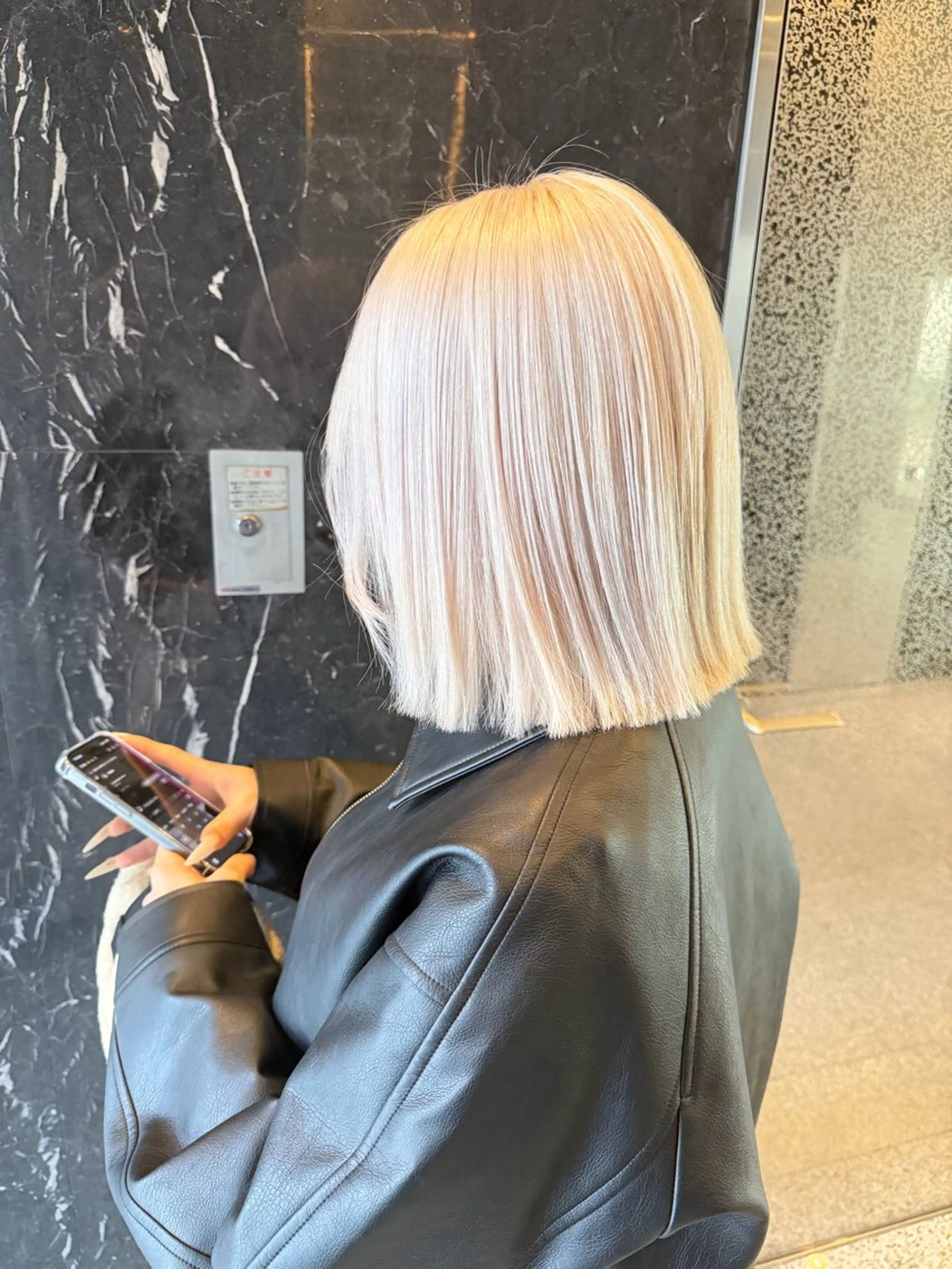 カラー 透明感カラー ヘアカラー 羽エクステハイトーン naviRaikiのヘアスタイル