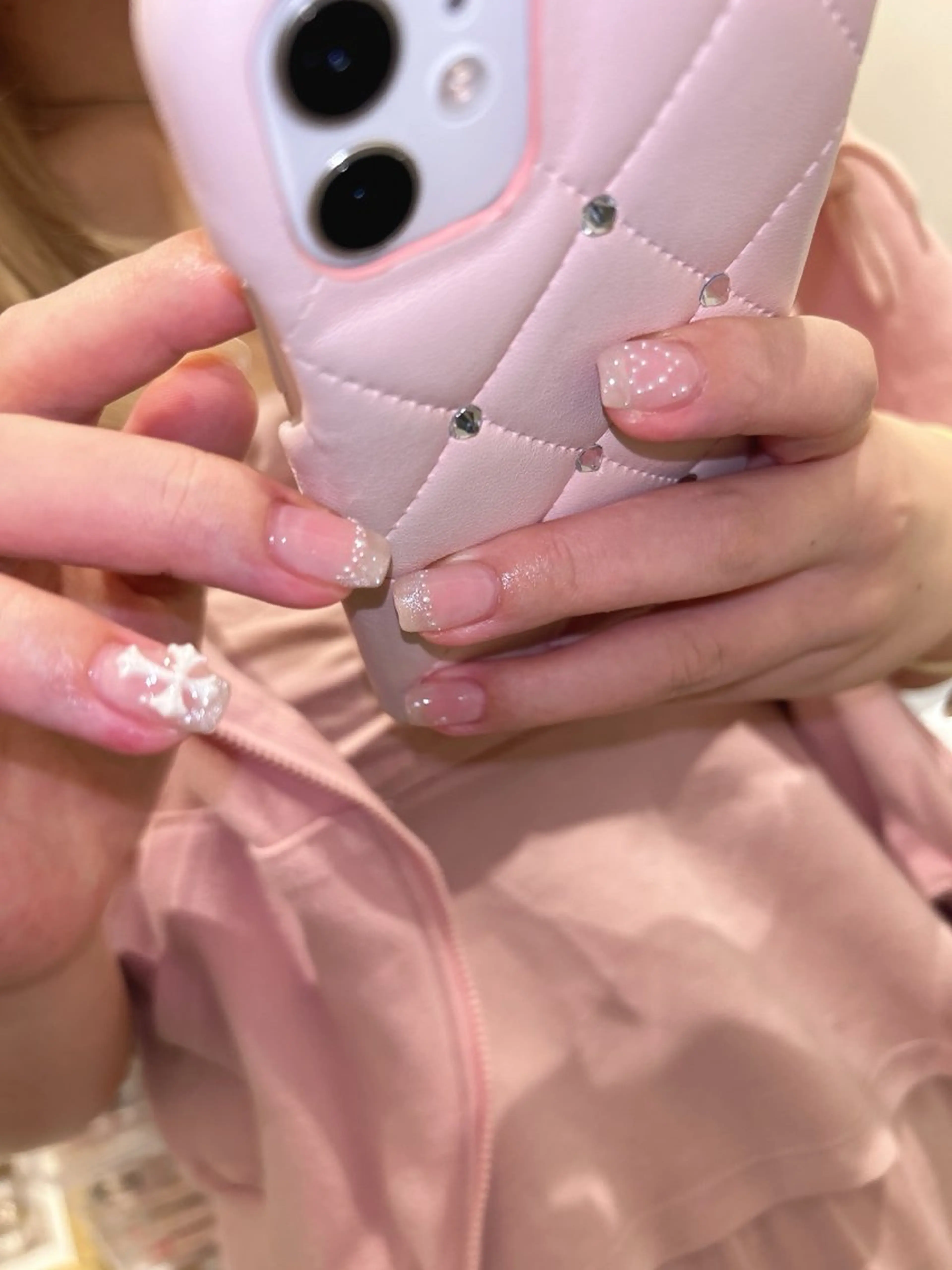 ネイル ハンドネイル フットネイル tote. sumileのネイルデザイン